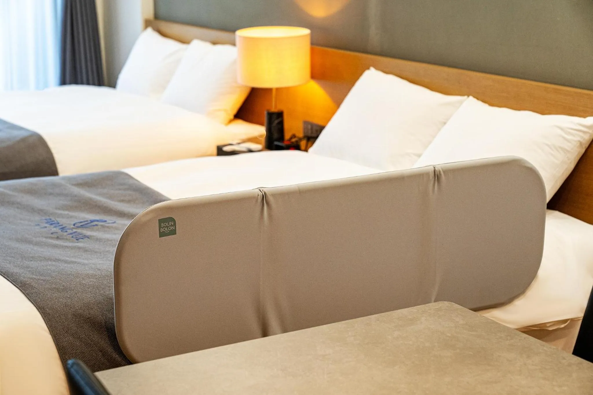 Bed in Hotel Parangvue