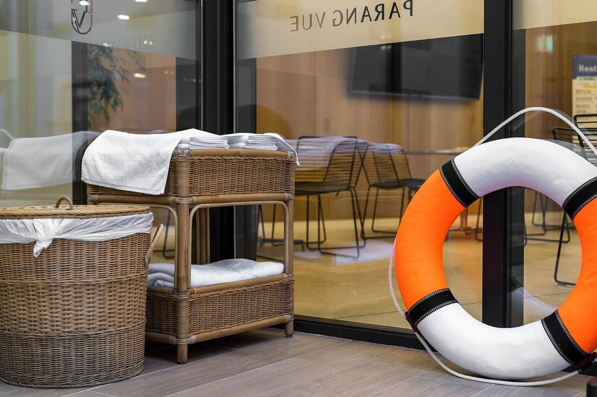 Swimming pool in Hotel Parangvue