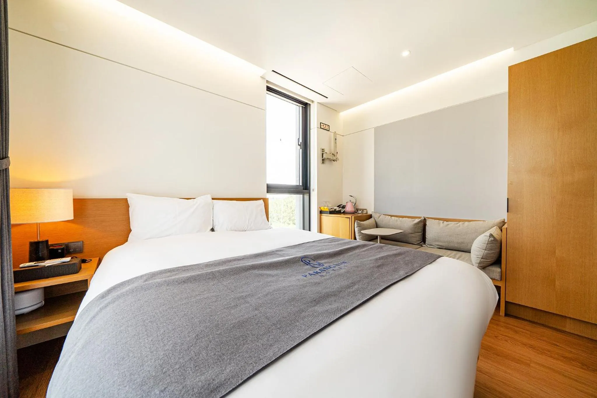 Bed in Hotel Parangvue