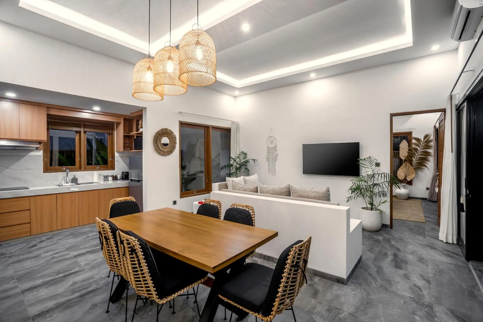 Dining area in Villa Grateful by Alfred in Bali