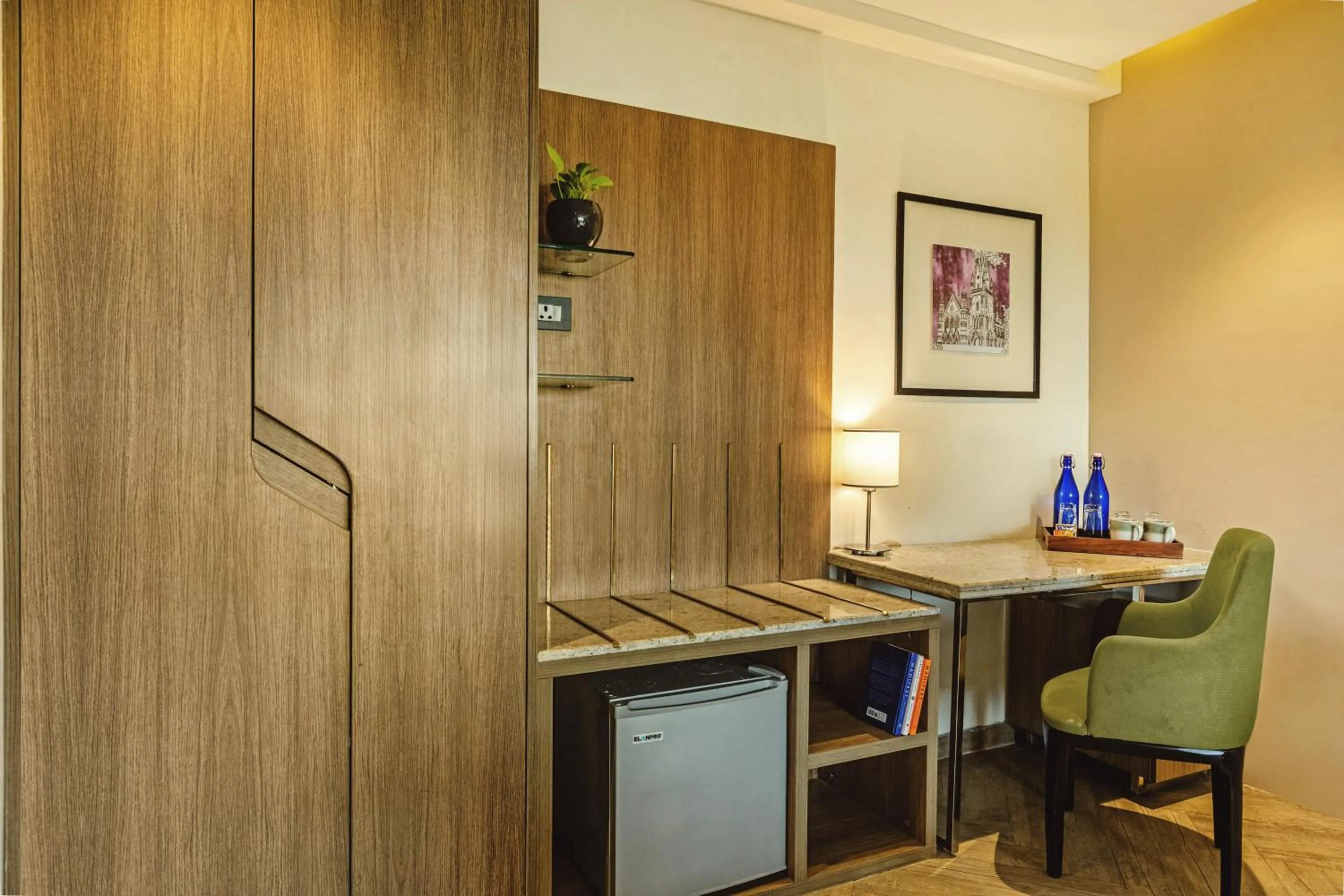 wardrobe in Mango Hill Central Chennai