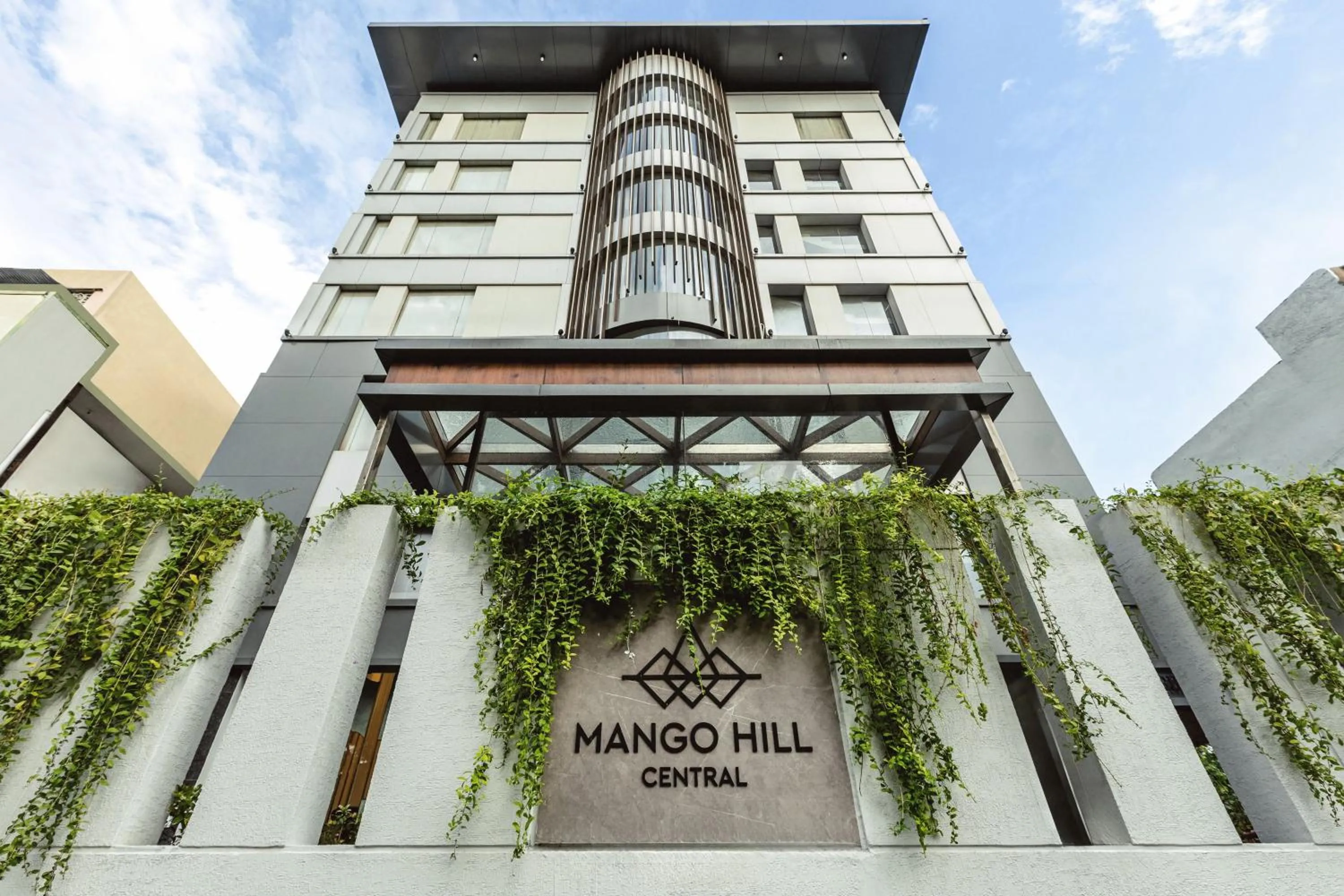 Facade/entrance in Mango Hill Central Chennai