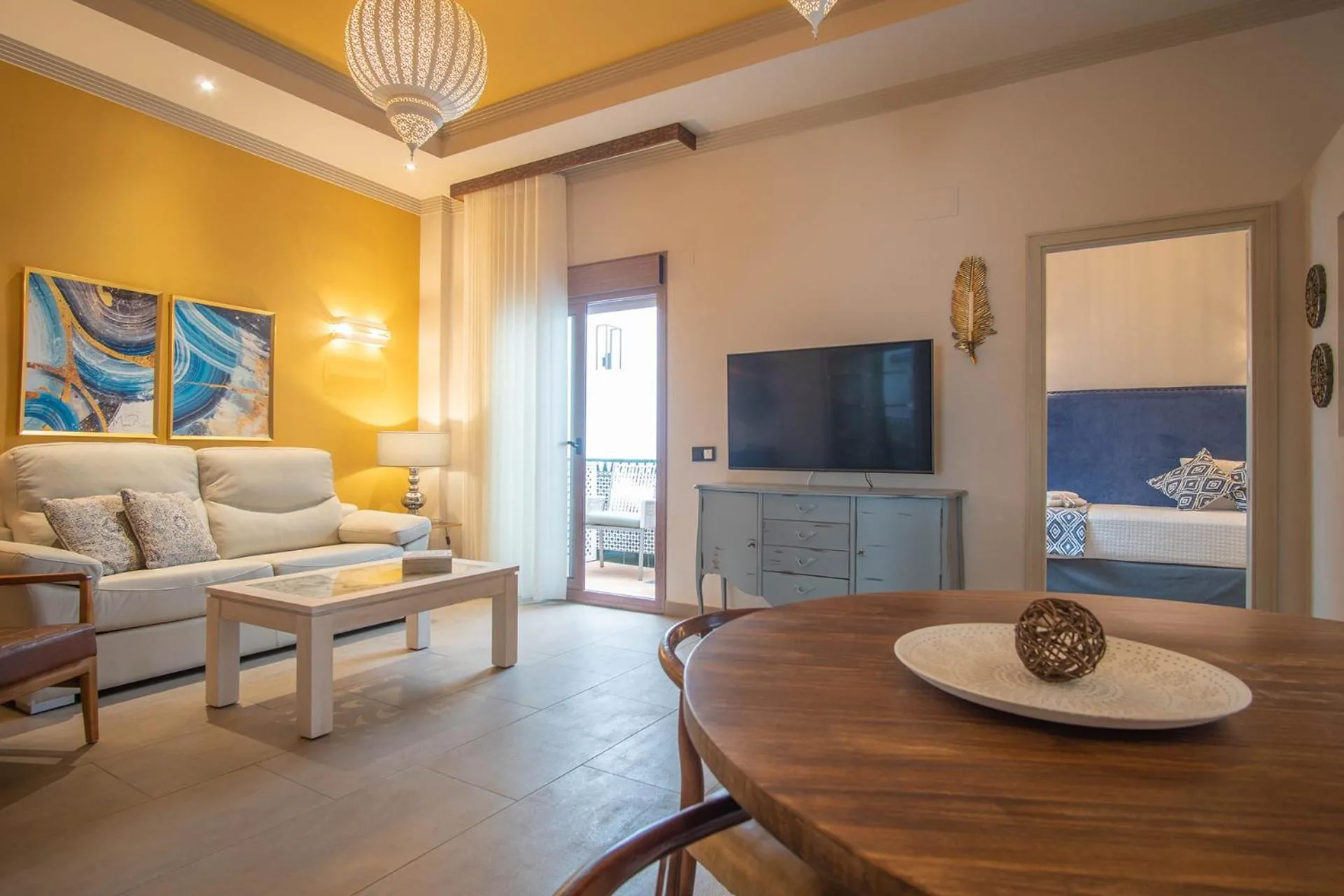 TV and multimedia in Apartamentos Turísticos La Baílla