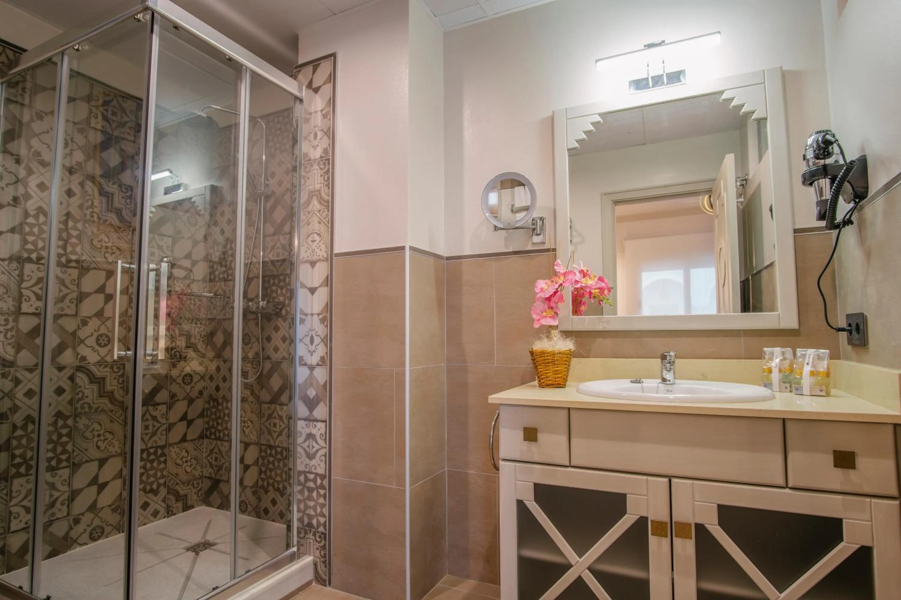 Shower in Apartamentos Turísticos La Baílla