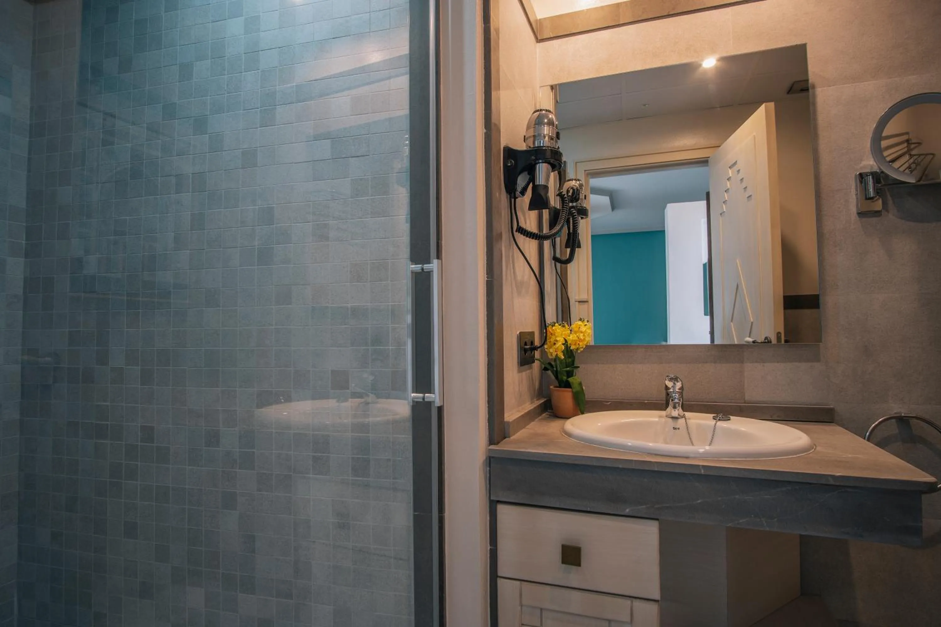 Bathroom in Apartamentos Turísticos La Baílla