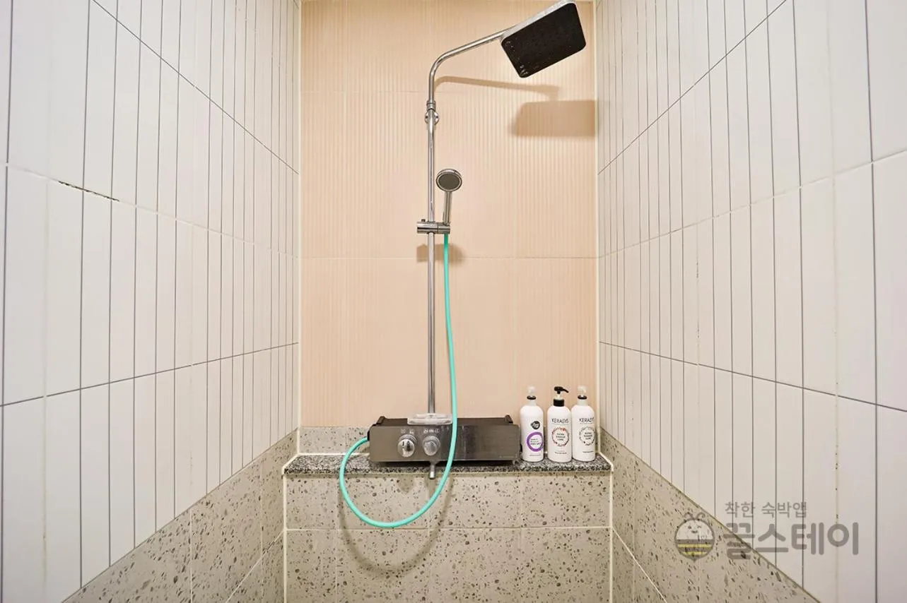 Brown Dot Hotel Guun