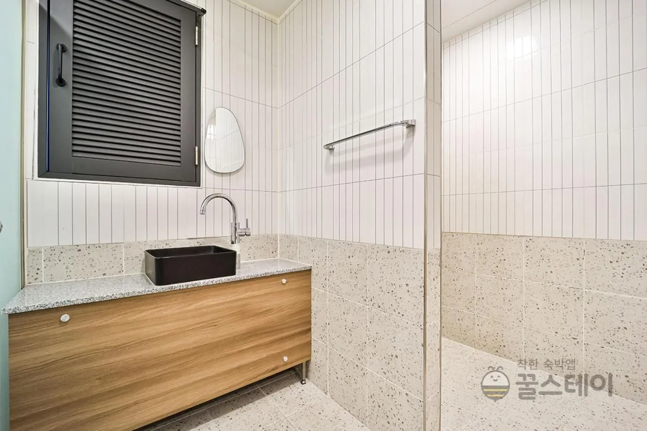 Brown Dot Hotel Guun