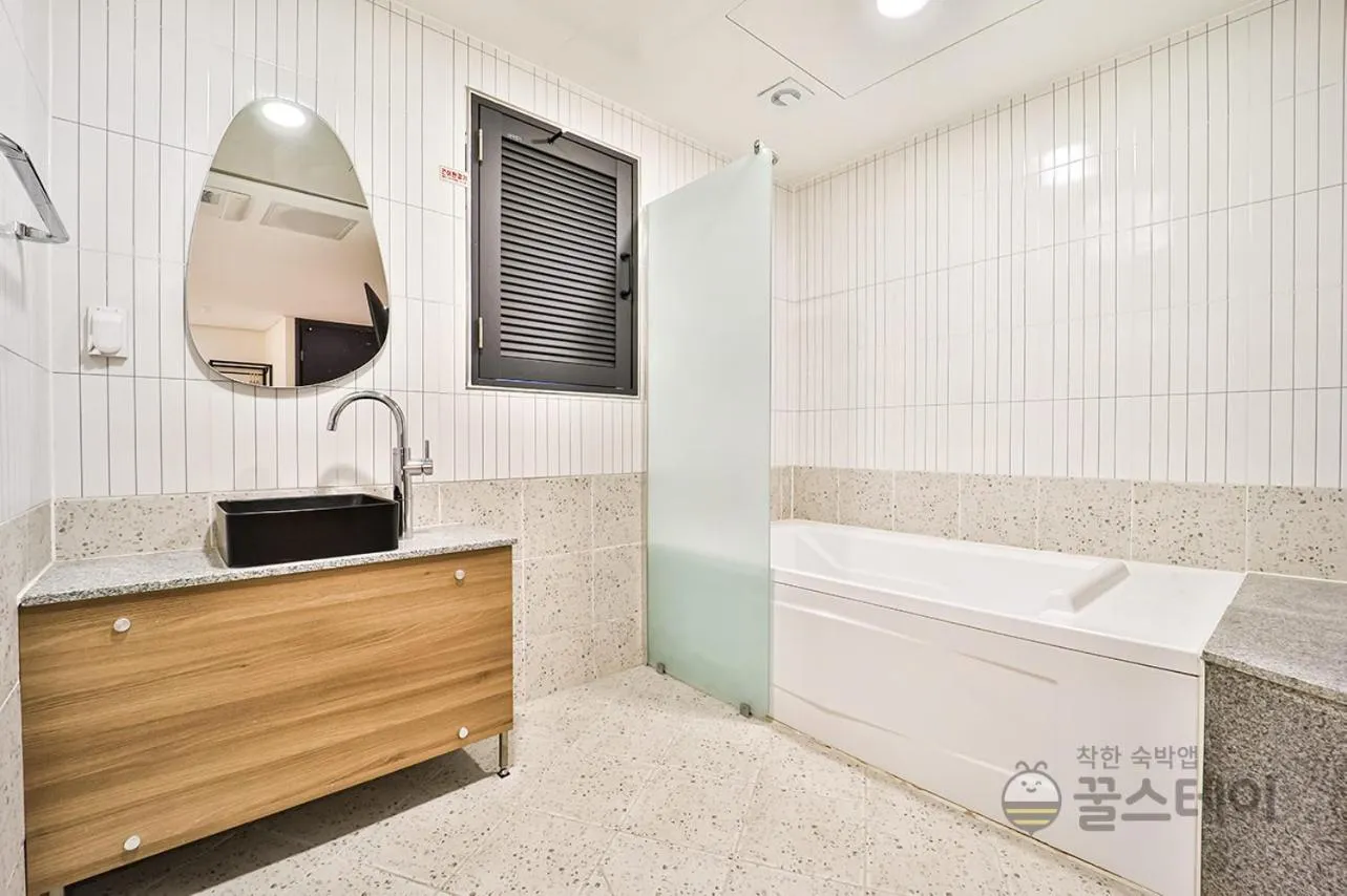 Brown Dot Hotel Guun