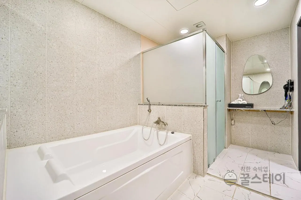 Brown Dot Hotel Guun