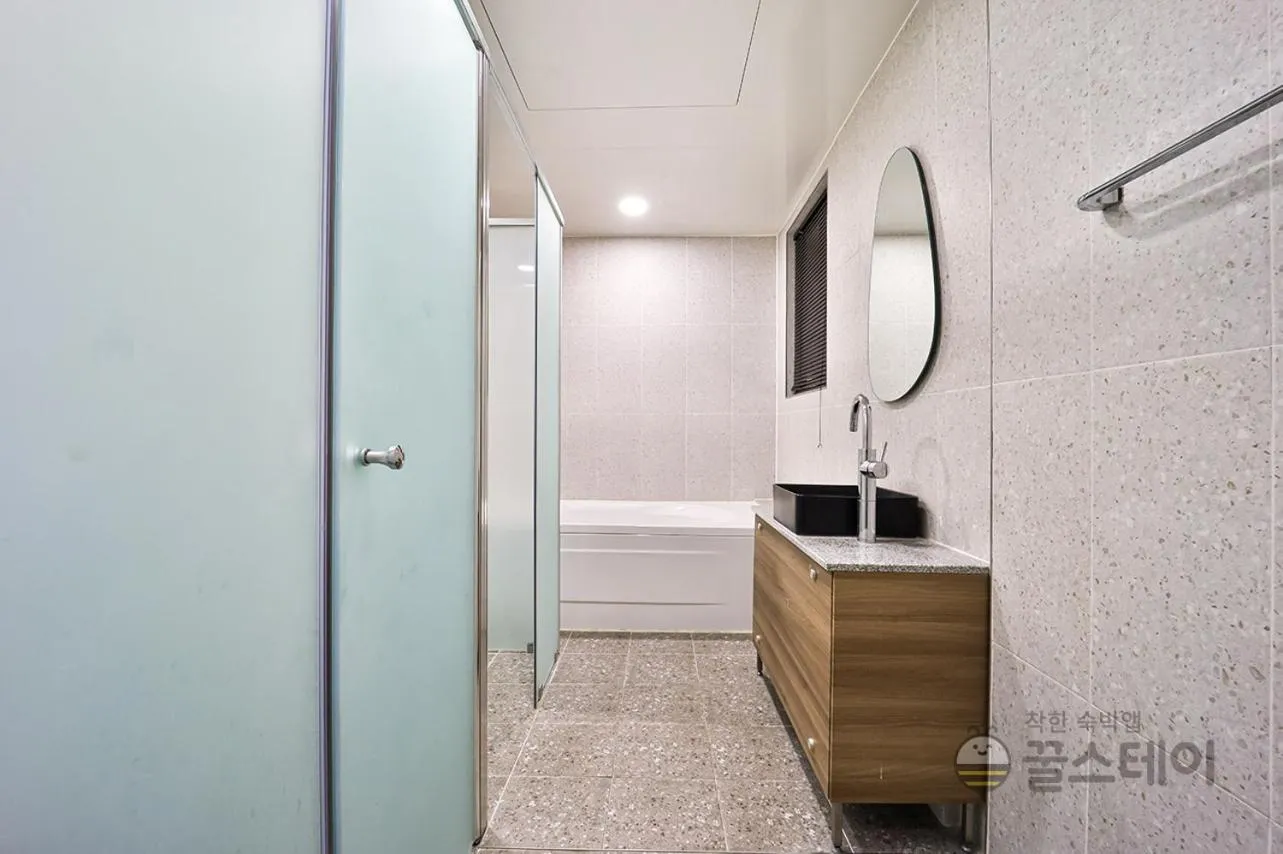 Brown Dot Hotel Guun