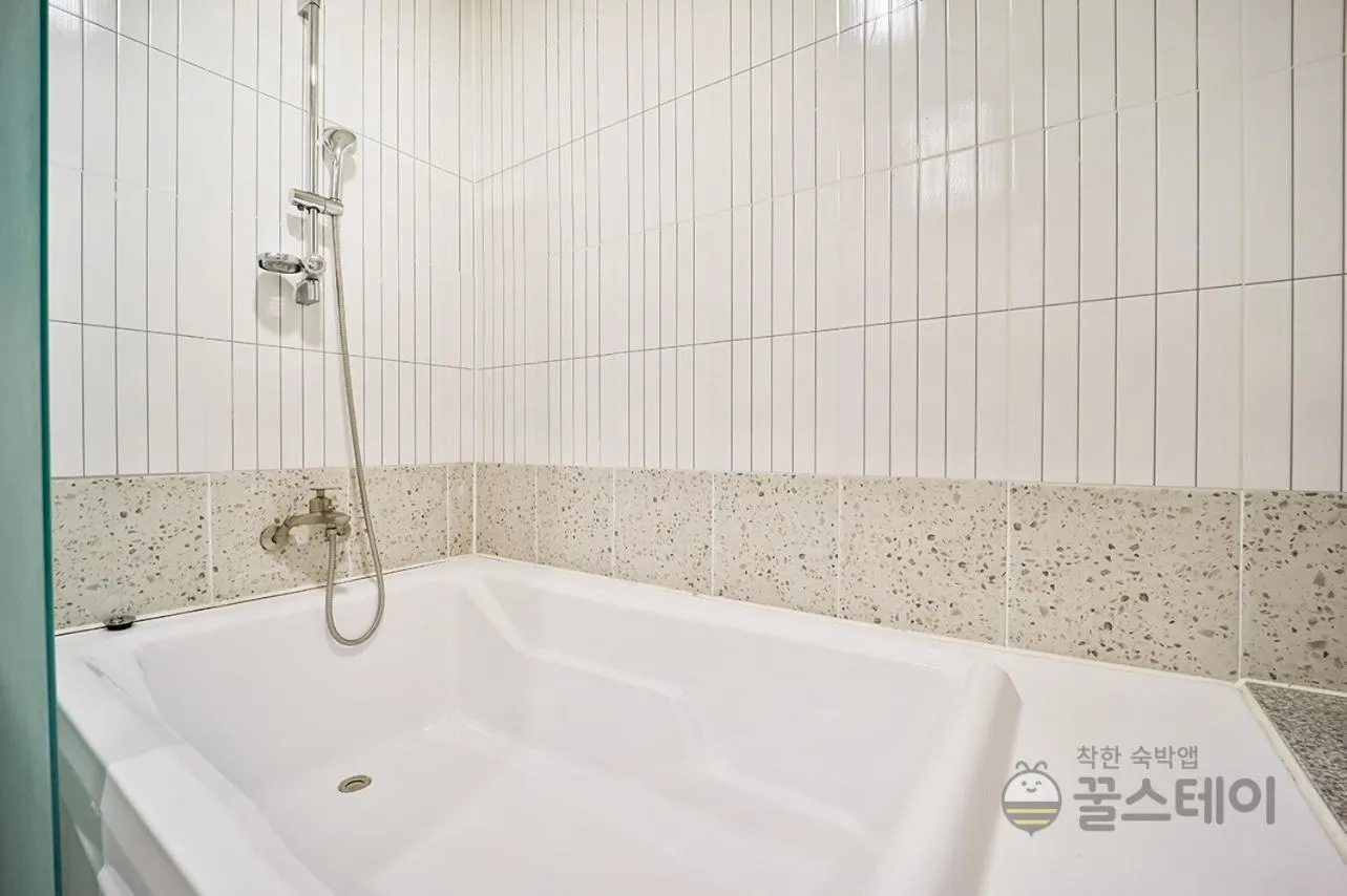 Brown Dot Hotel Guun