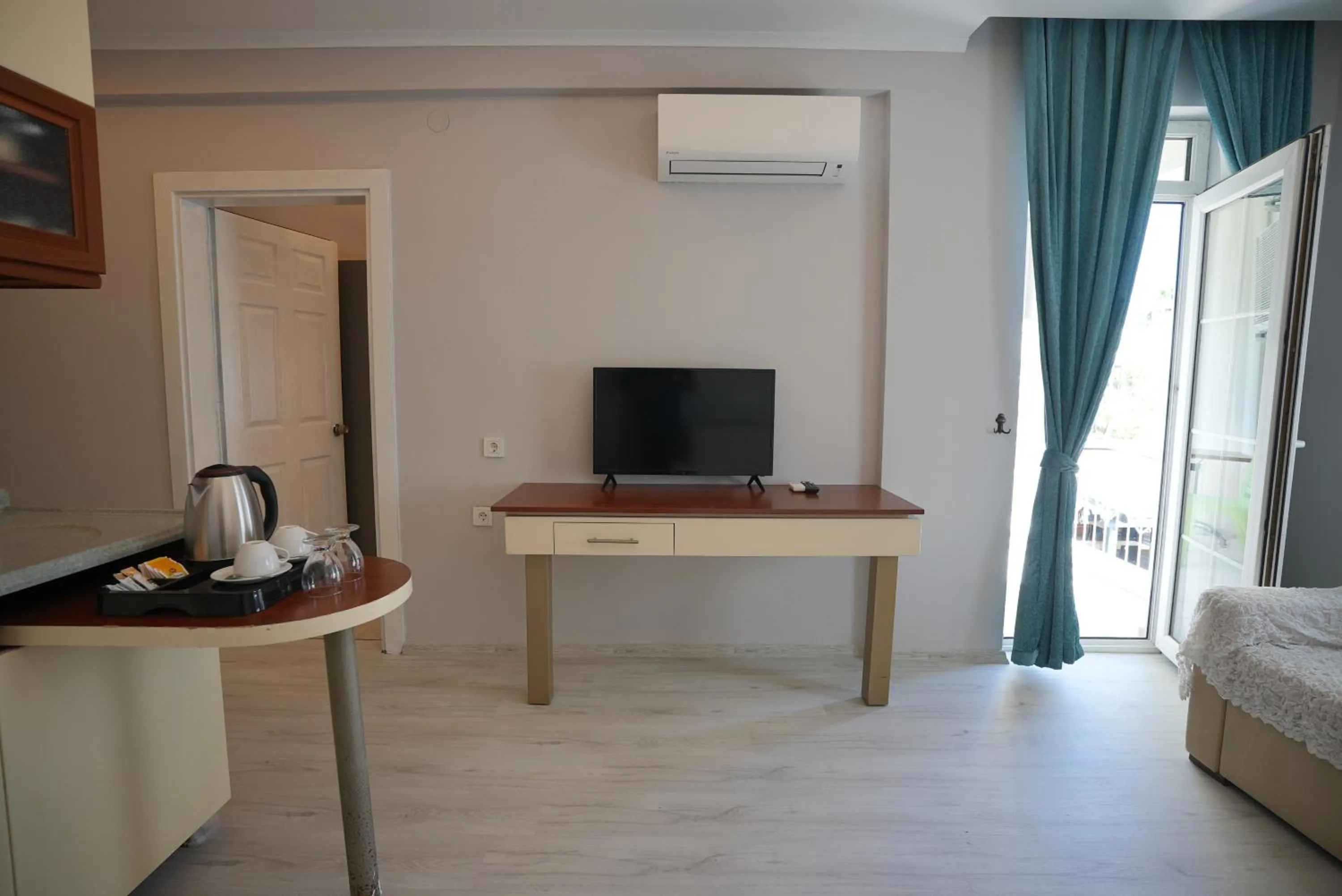 TV and multimedia in Nar 15 Boutique