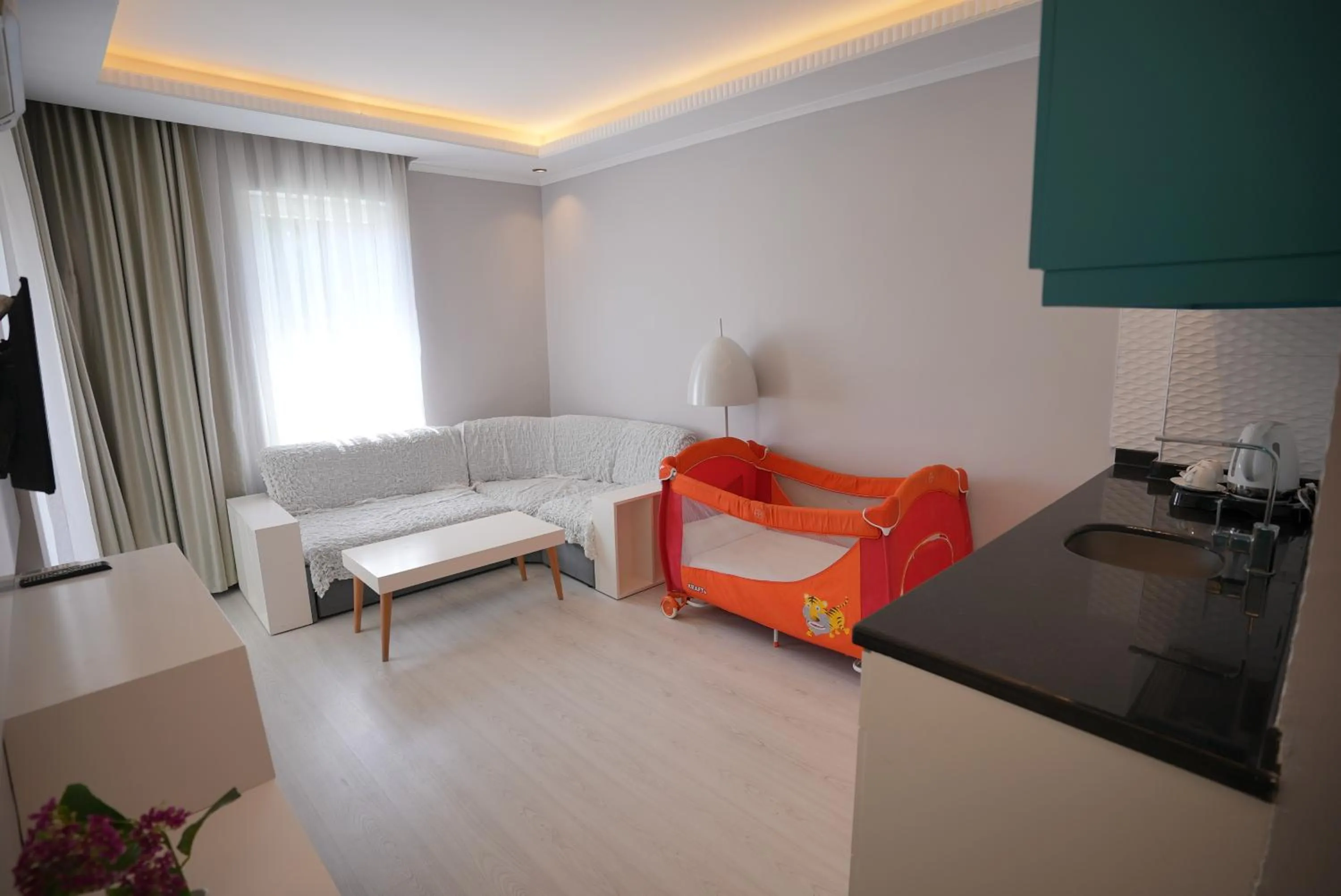 TV and multimedia in Nar 15 Boutique