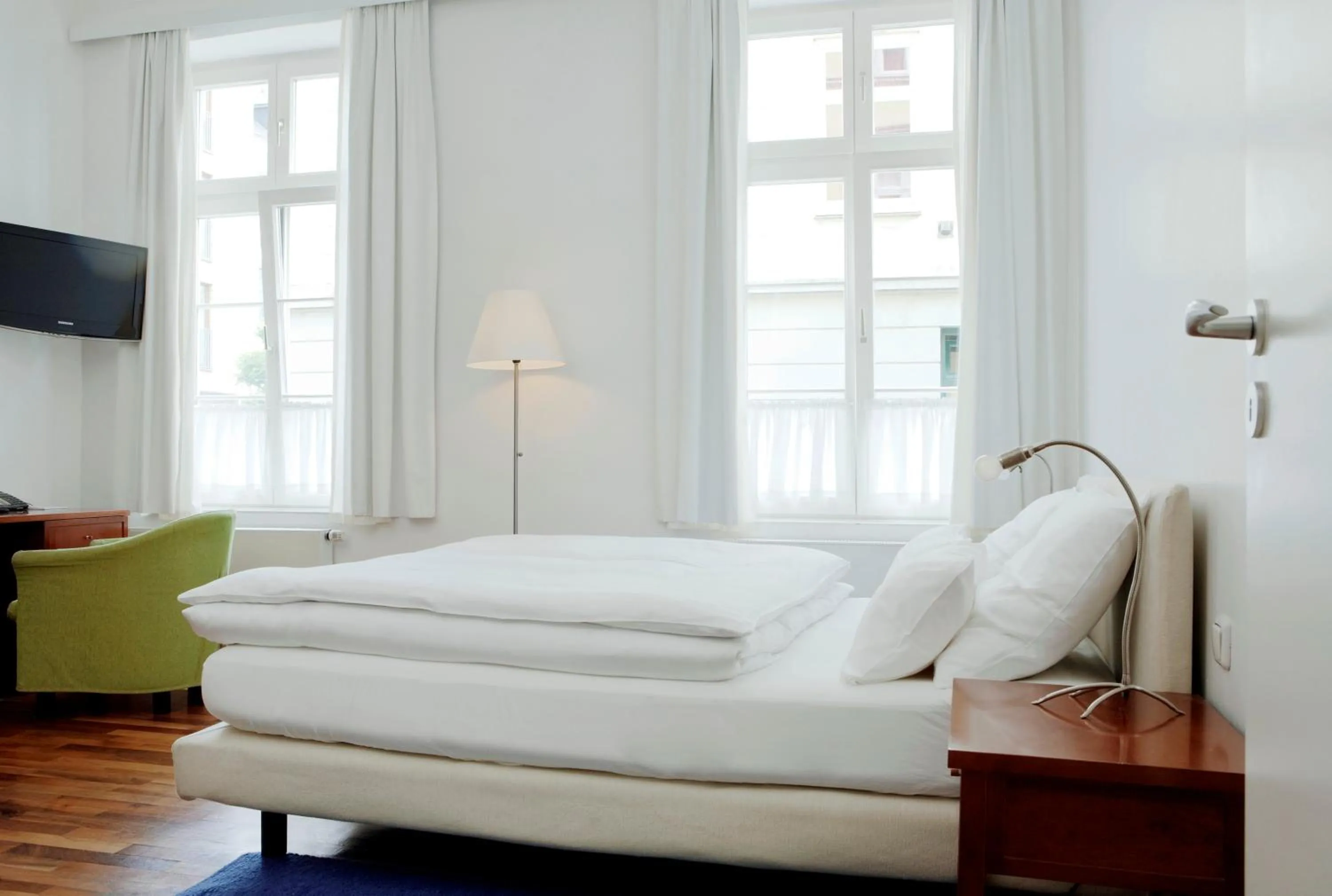 Bedroom, Bed in Wedina Budget