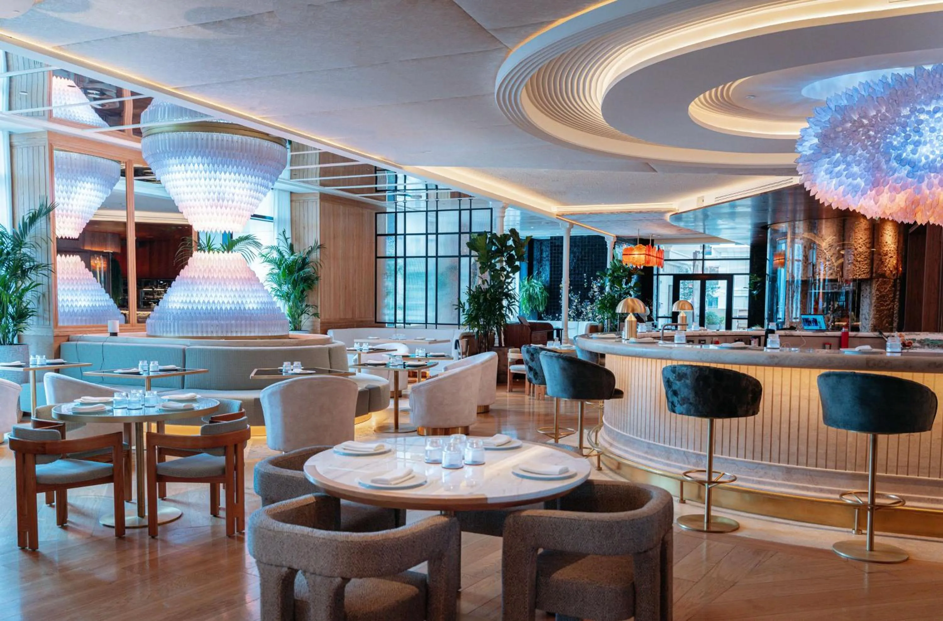 Dining area in Waldorf Astoria Doha West Bay