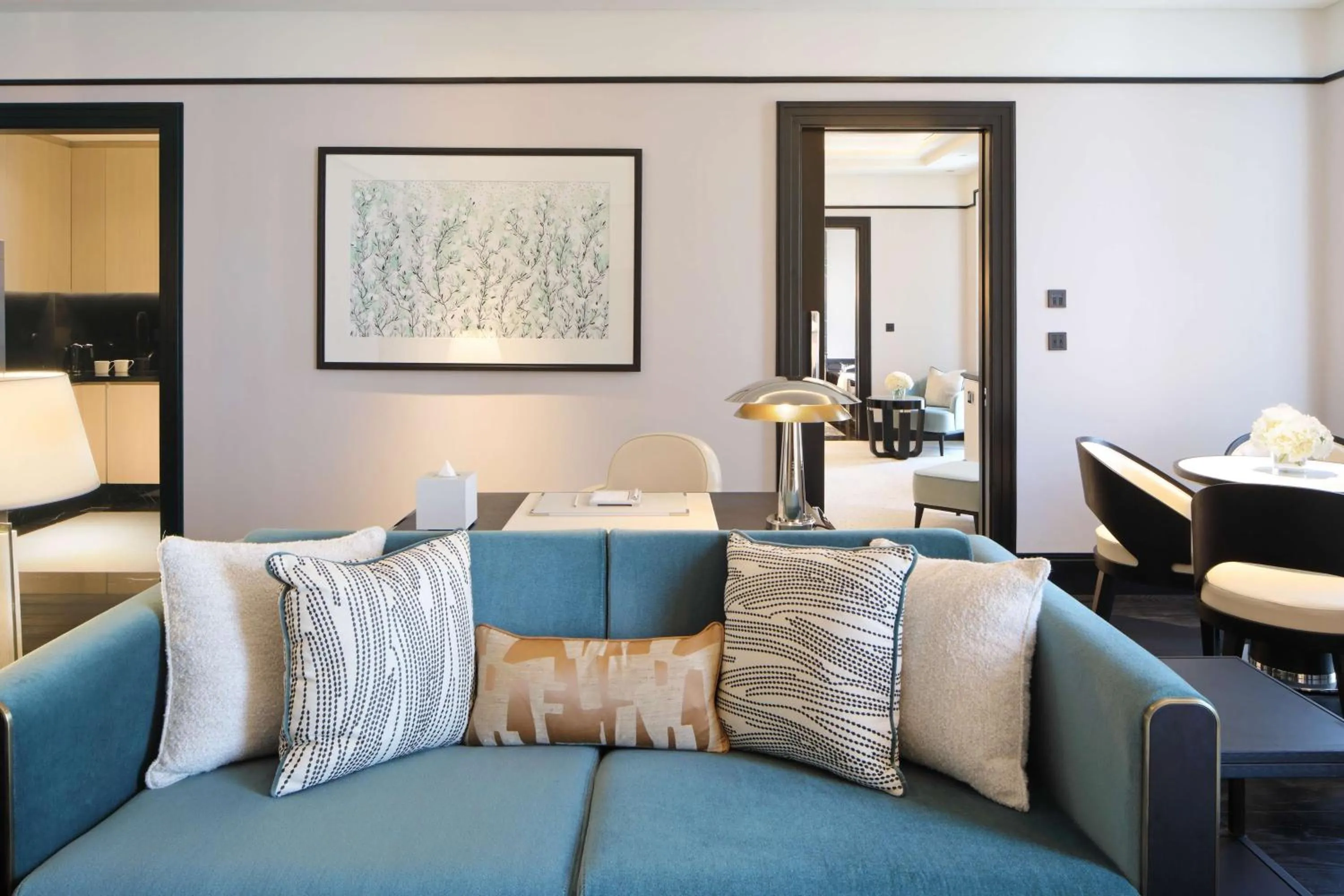 Living room in Waldorf Astoria Doha West Bay