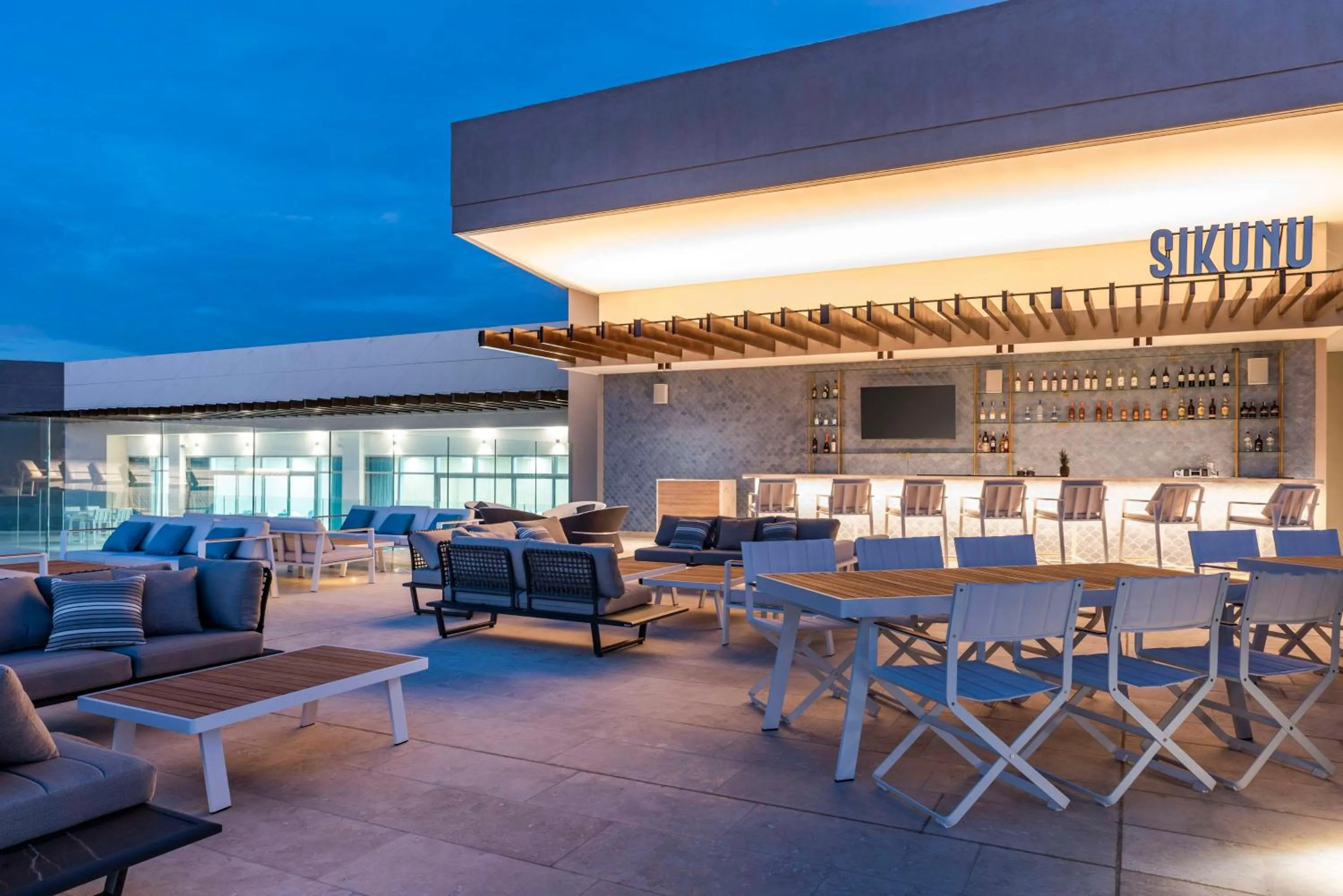 Restaurant/places to eat in Hilton Santa Marta