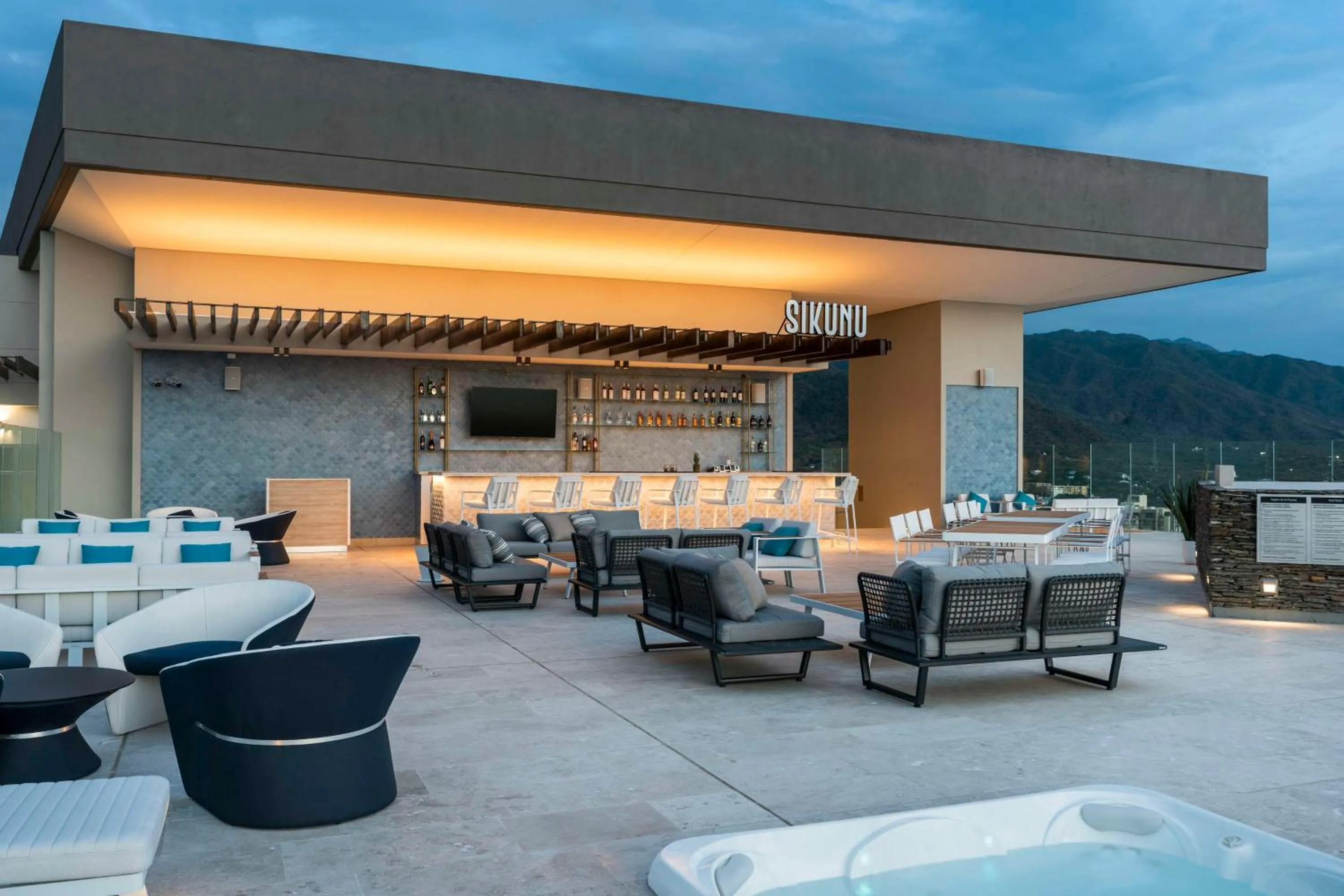 Restaurant/places to eat in Hilton Santa Marta