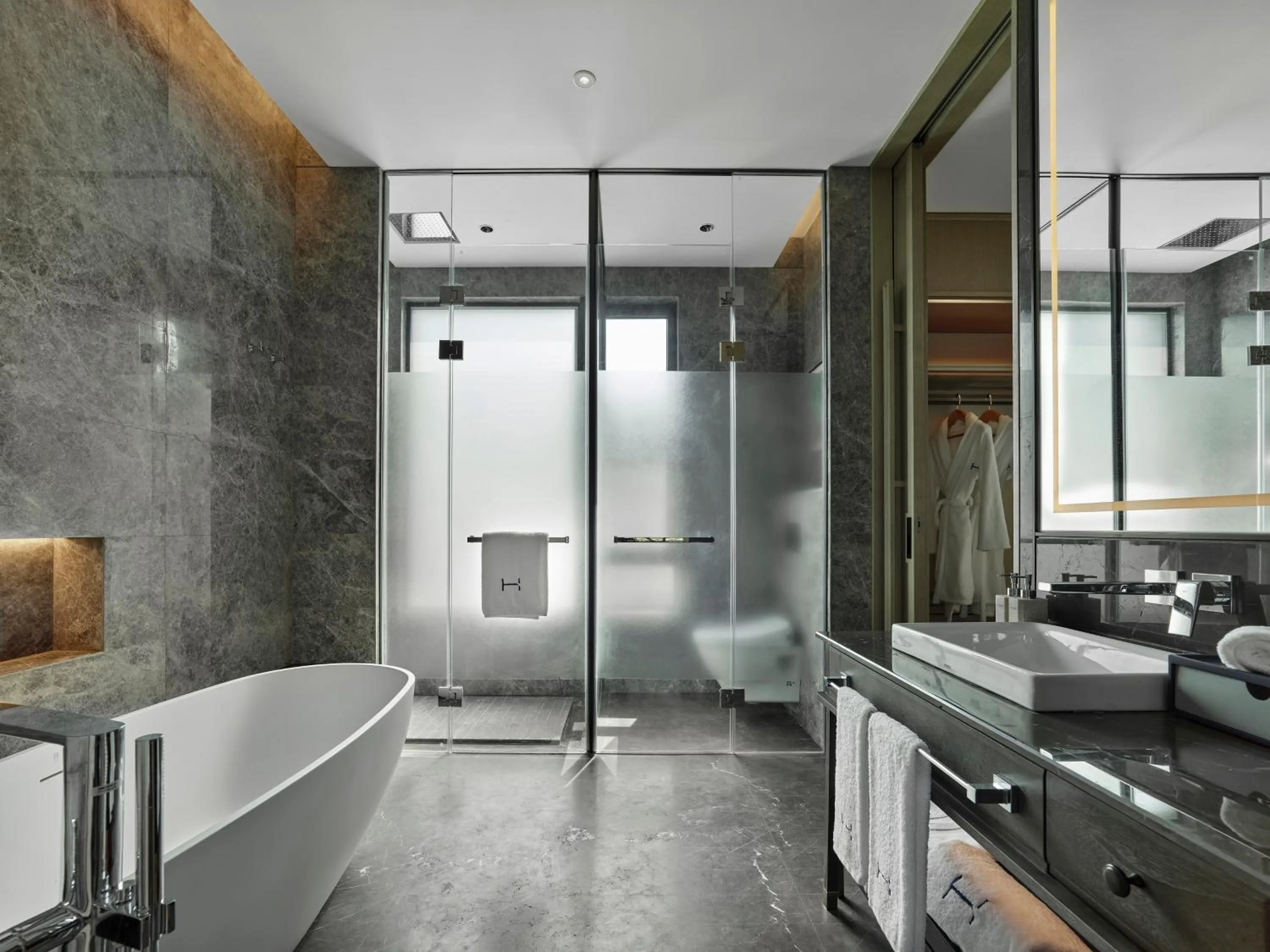 Shower in HOMM Huzhou Xisai Shan