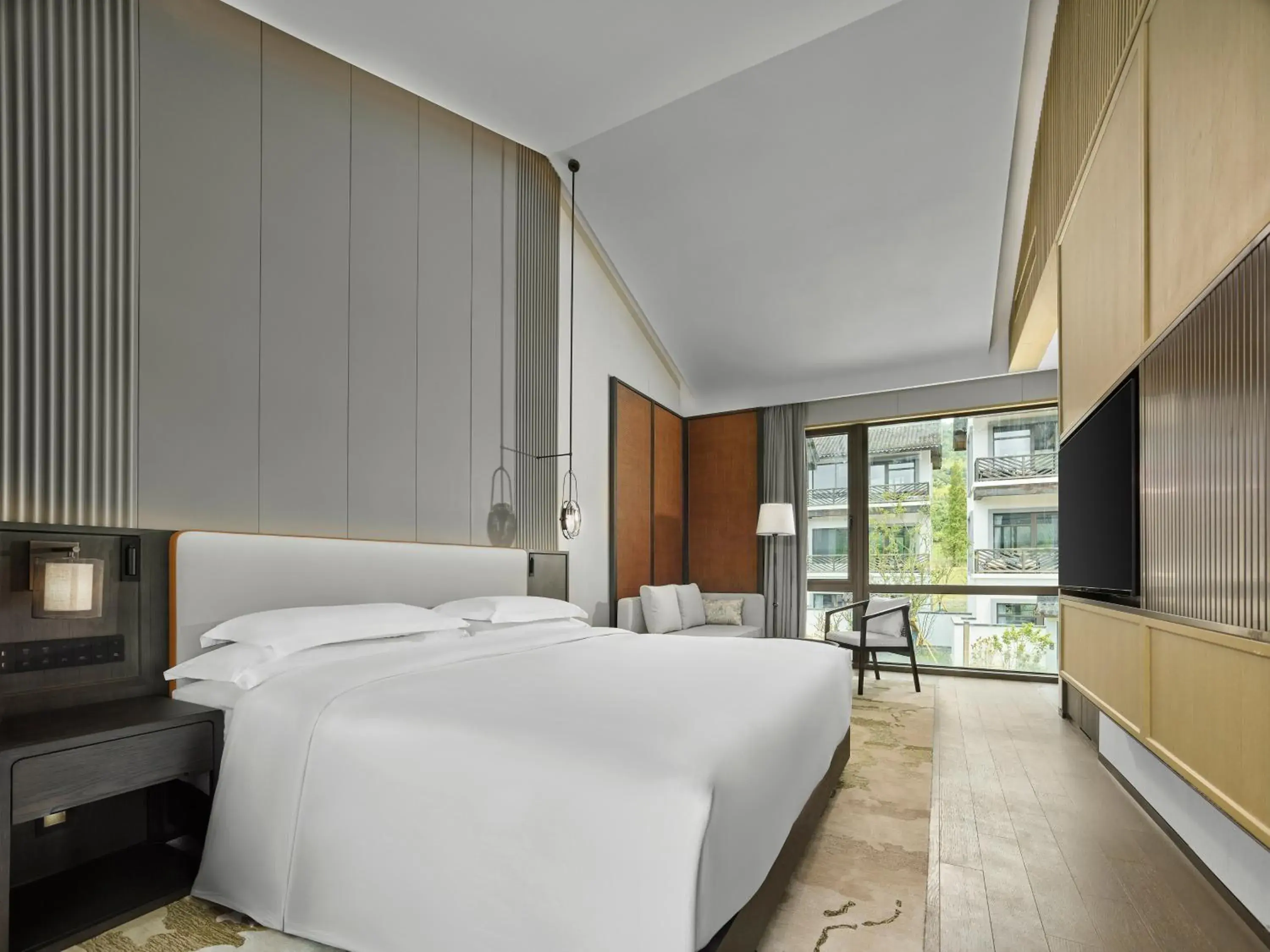 Lake View King Room in HOMM Huzhou Xisai Shan Lake View King Room in HOMM Huzhou Xisai Shan