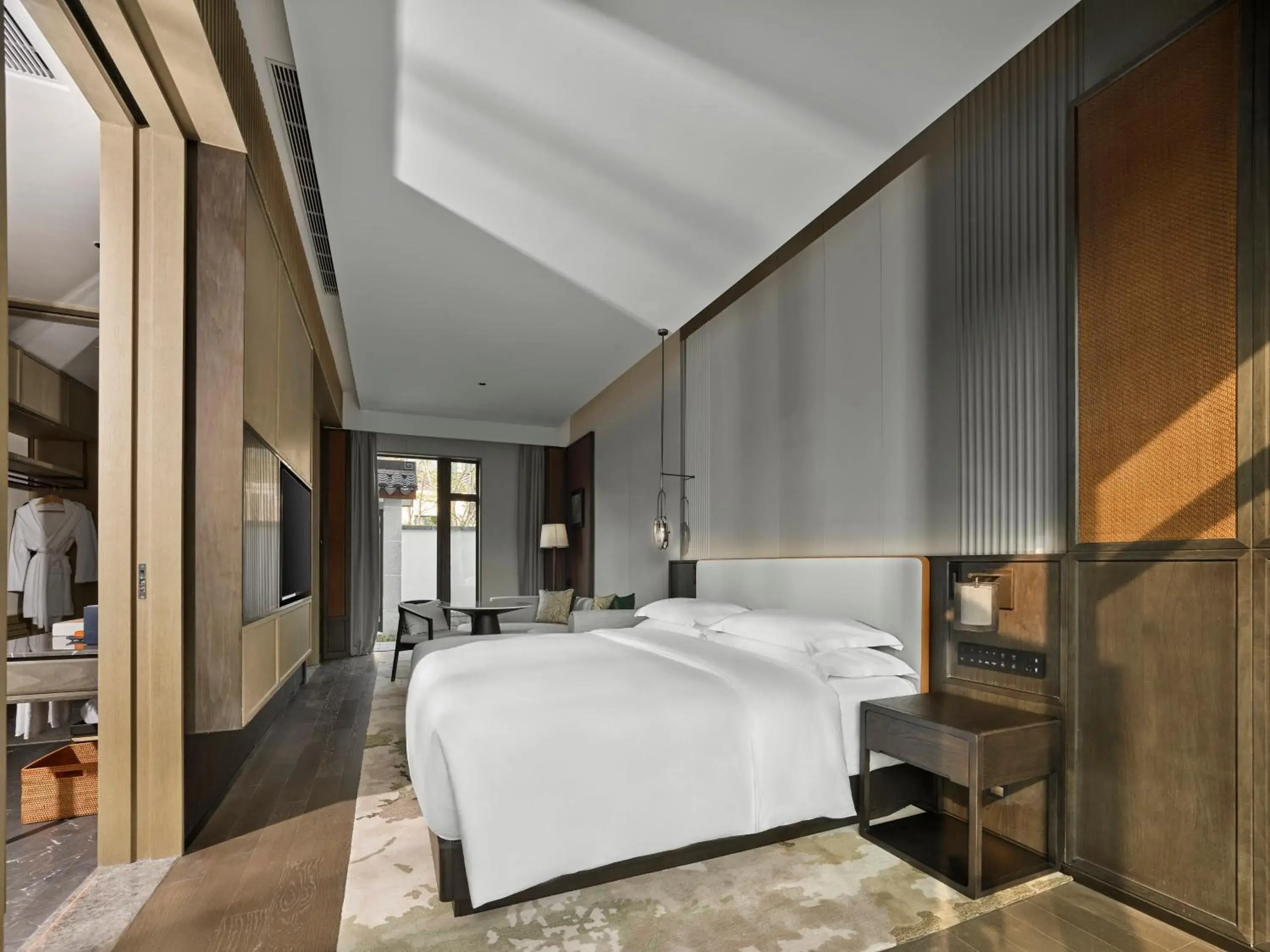 Deluxe Courtyard King Room in HOMM Huzhou Xisai Shan Deluxe Courtyard King Room in HOMM Huzhou Xisai Shan