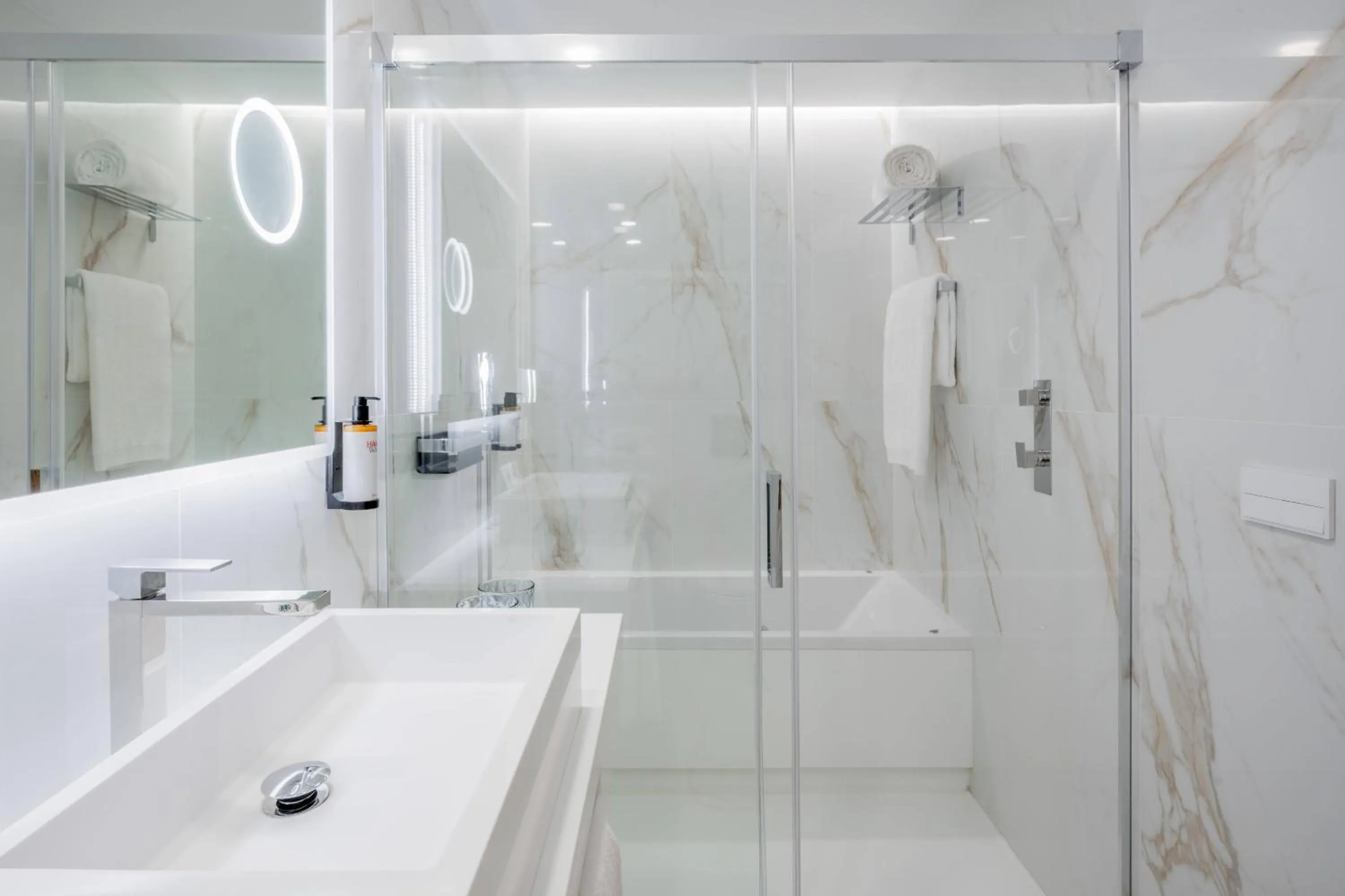 Shower in Hotel Vigo Los Galeones Affiliated by Meliá