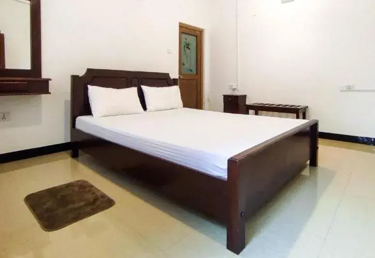 Standard Double Room with Fan in Heritage Villa Polonnaruwa Standard Double Room with Fan in Heritage Villa Polonnaruwa