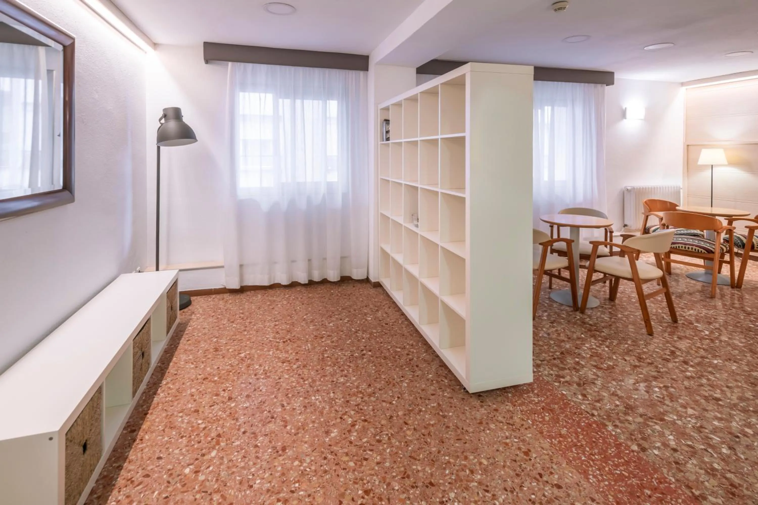 Communal lounge/ TV room in Hotel Catalunya Express