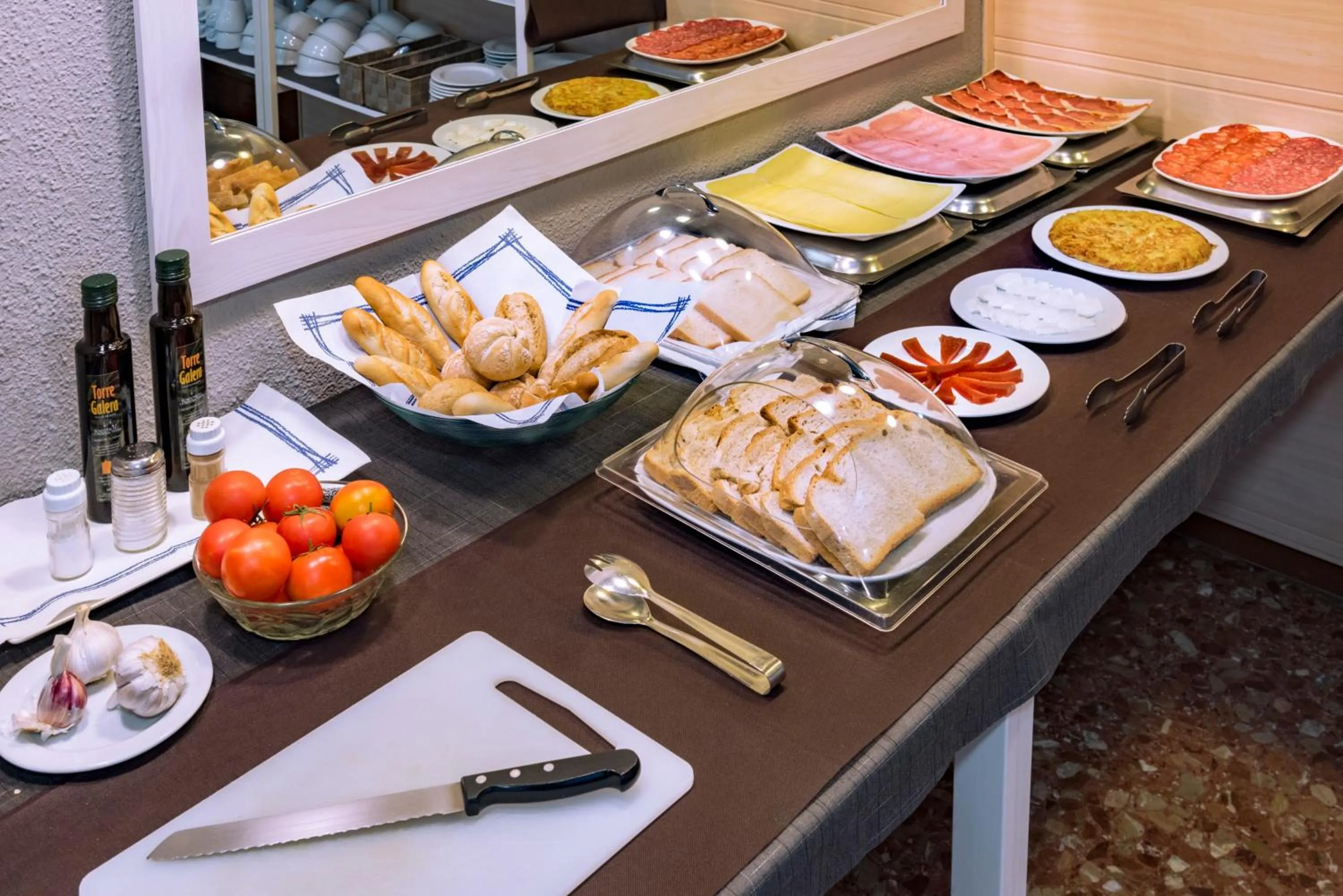 Buffet breakfast in Hotel Catalunya Express