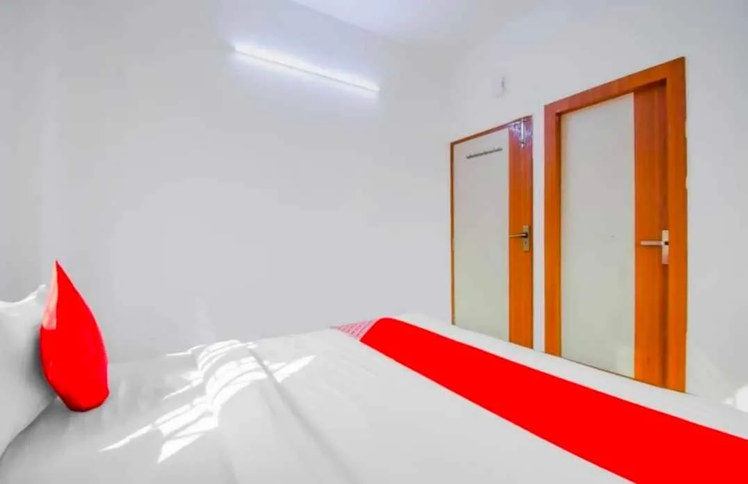 Bedroom in Hotel O Amar Raj Stay