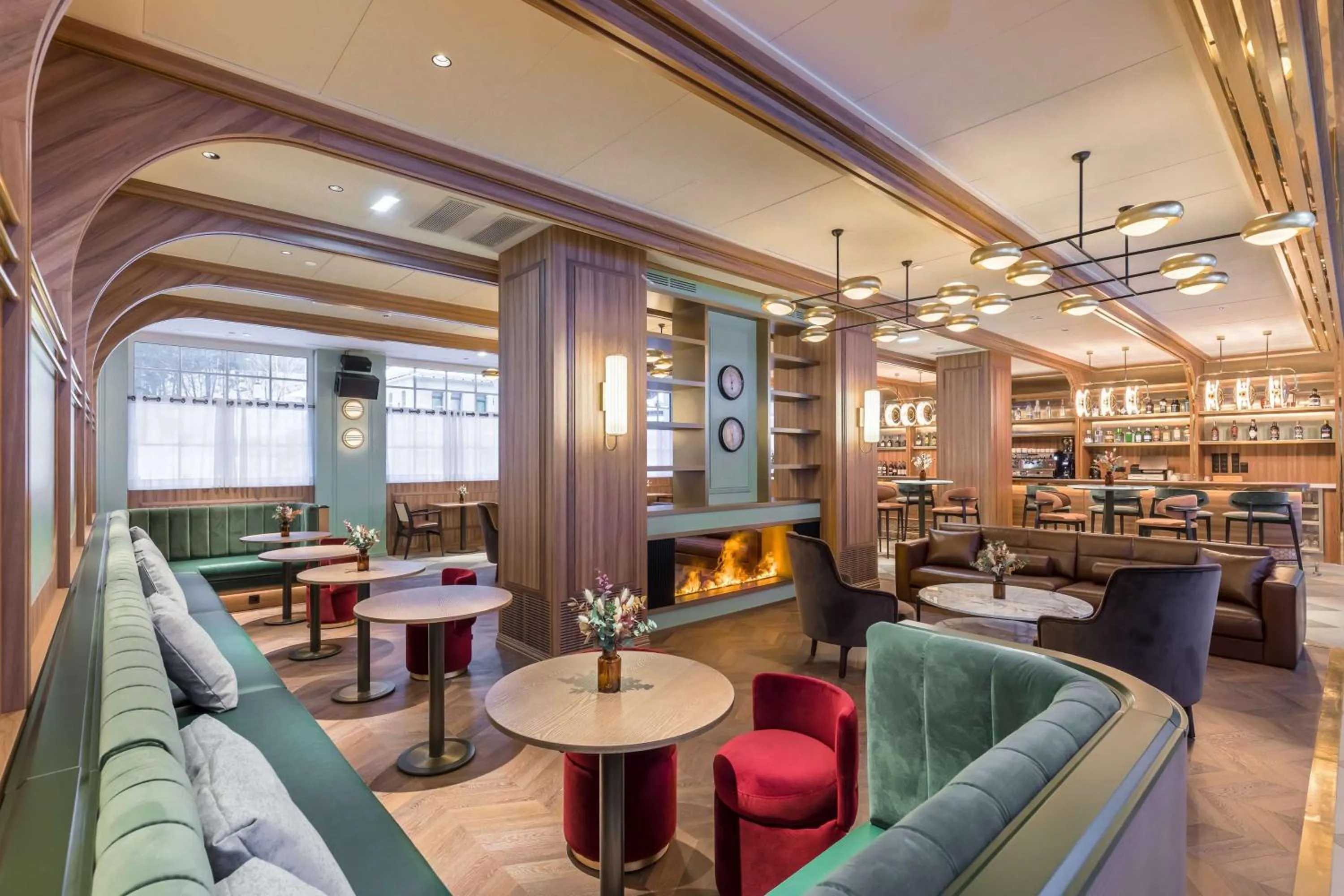 Lounge or bar in Canfranc Estación, a Royal Hideaway Hotel - Gran Lujo