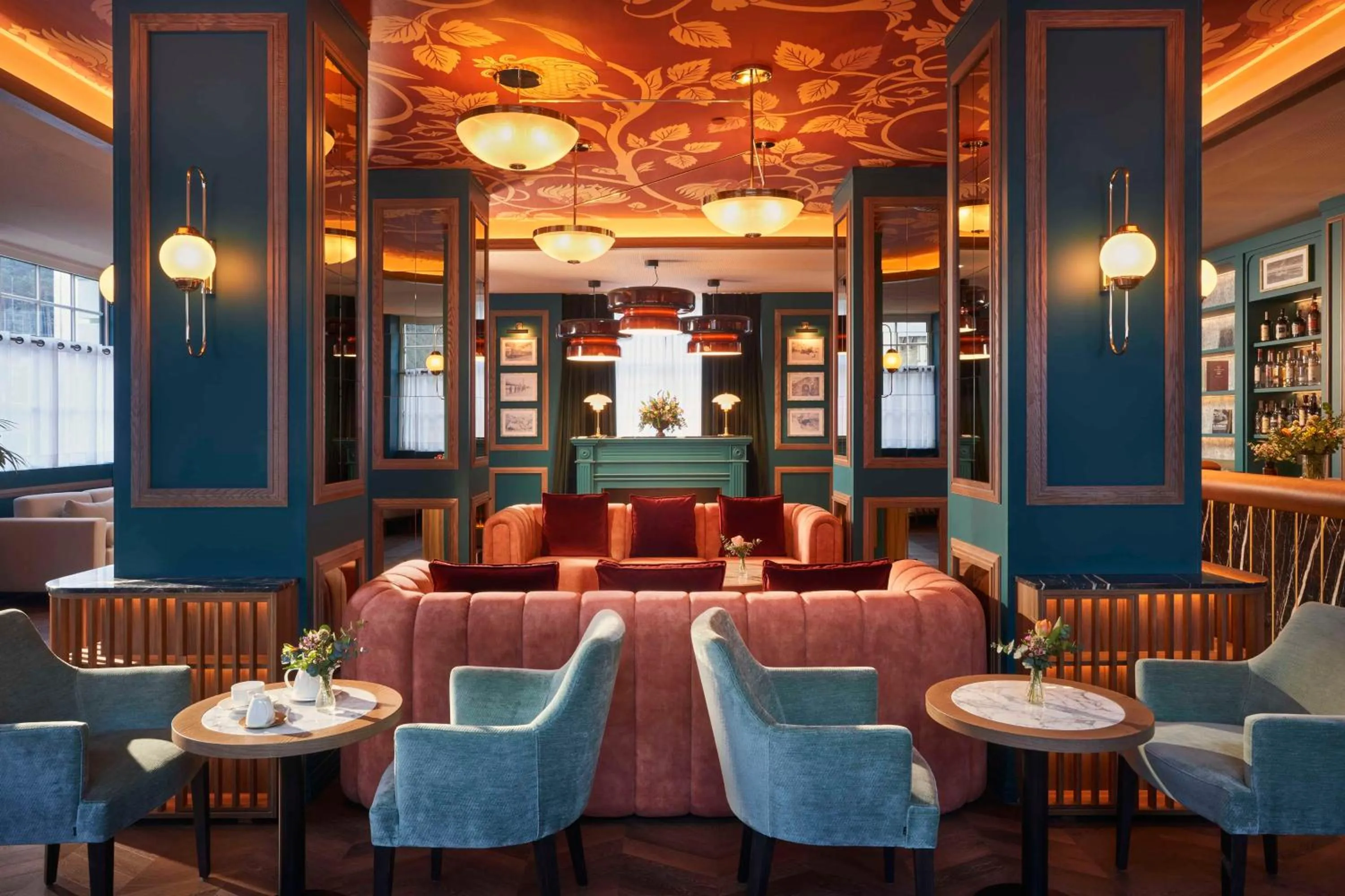 Lounge or bar in Canfranc Estación, a Royal Hideaway Hotel - Gran Lujo