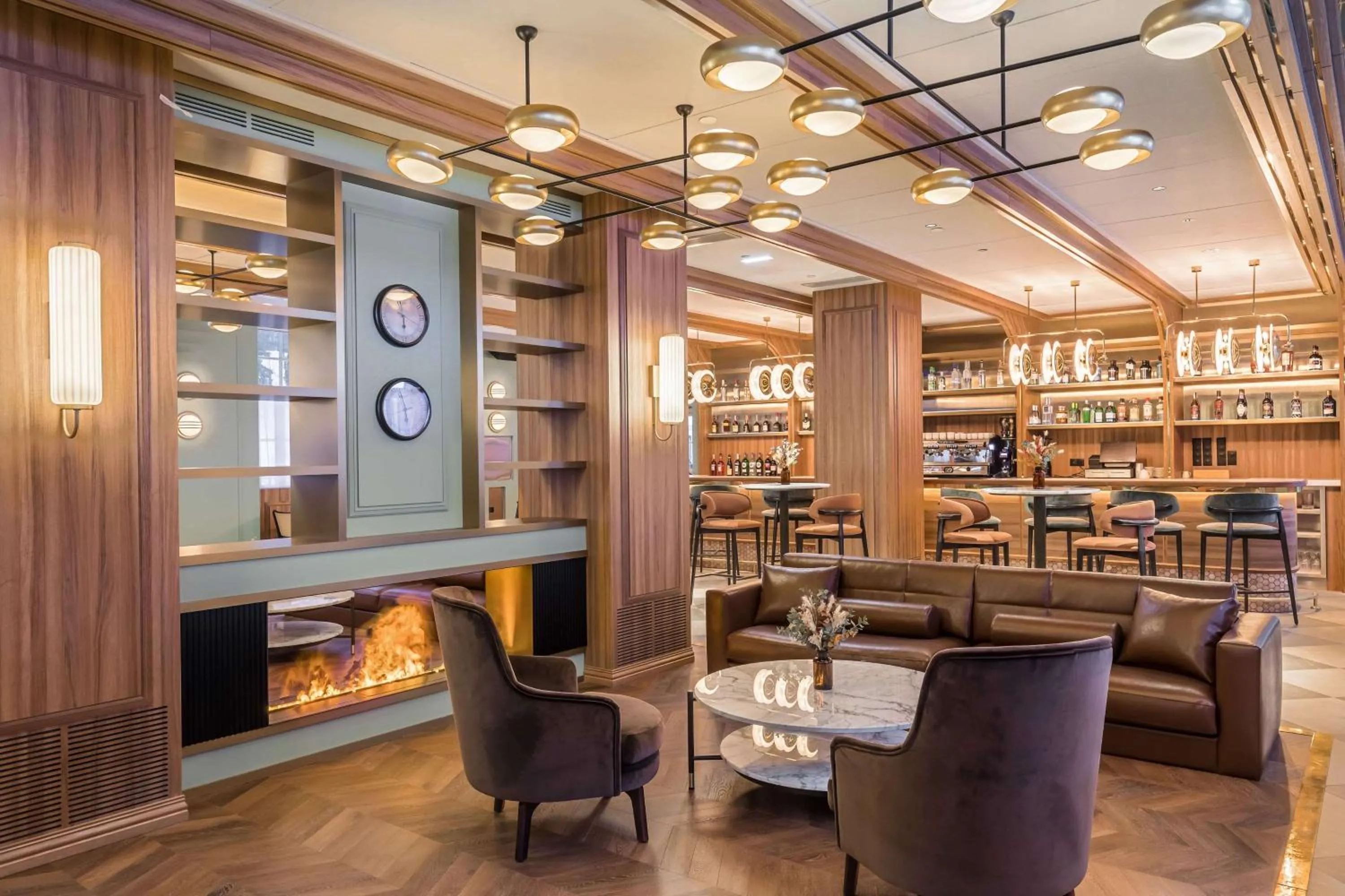 Lounge or bar in Canfranc Estación, a Royal Hideaway Hotel - Gran Lujo