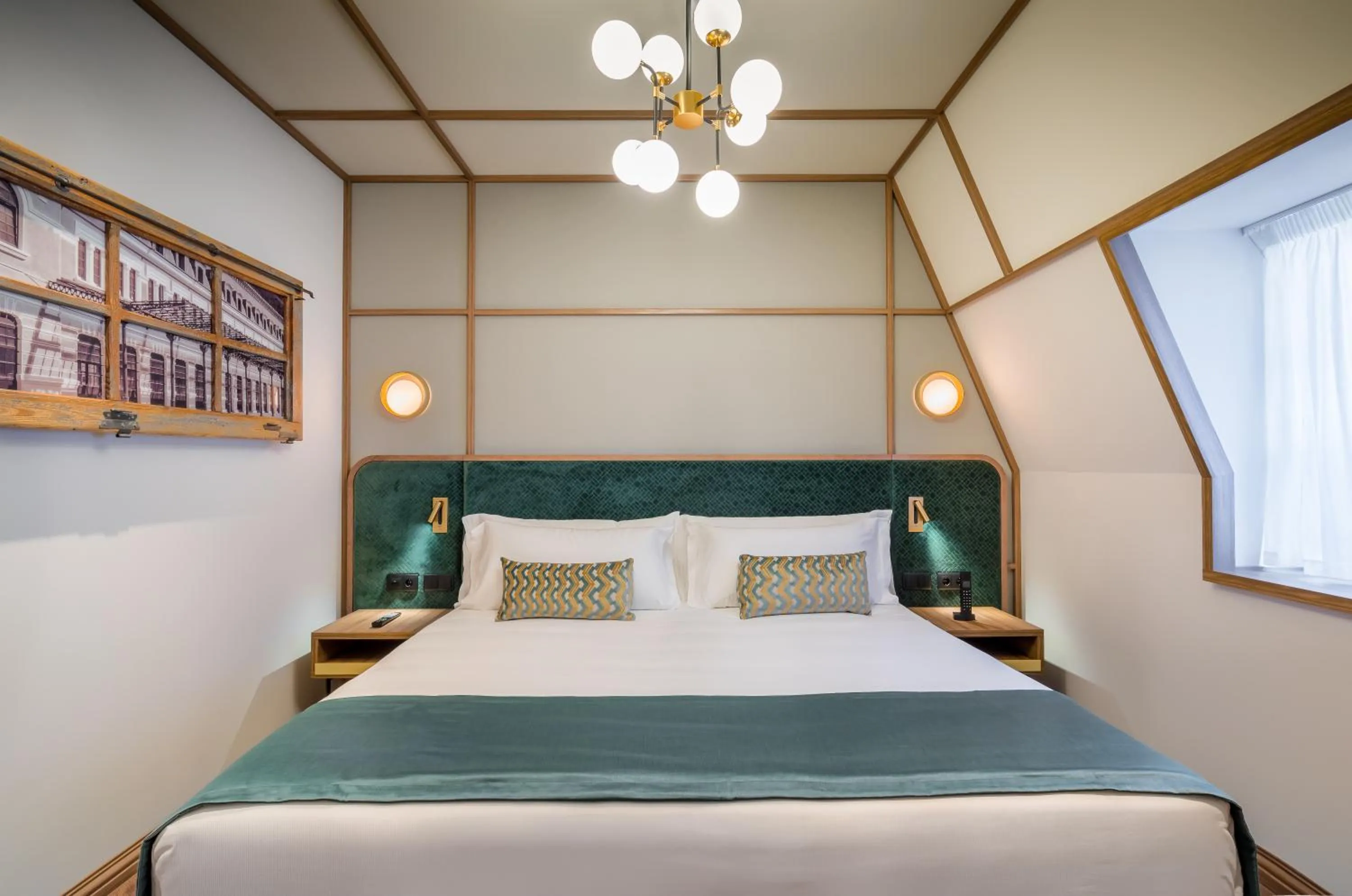 Photo of the whole room, Bed in Canfranc Estación, a Royal Hideaway Hotel - Gran Lujo