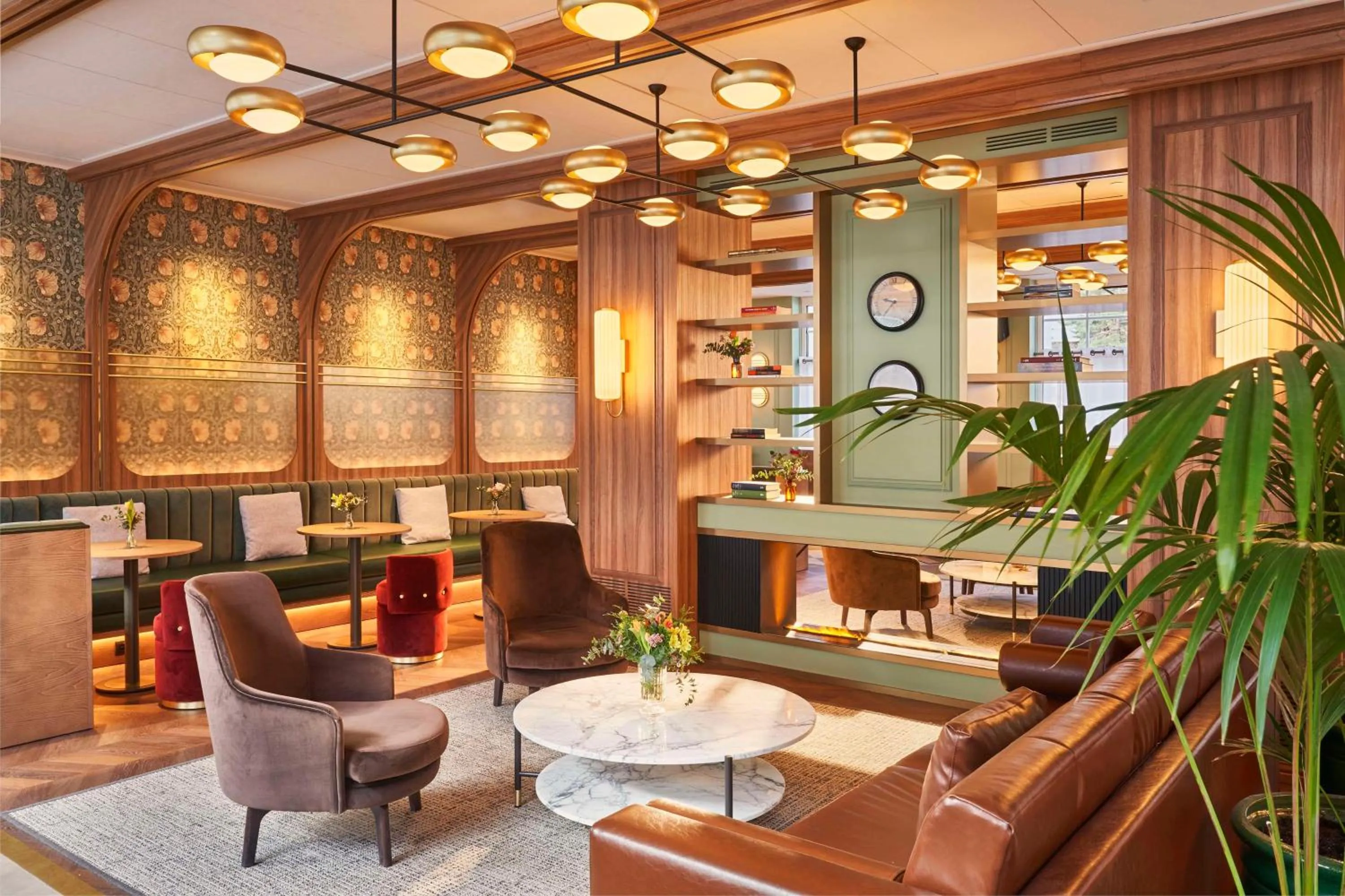 Lounge or bar in Canfranc Estación, a Royal Hideaway Hotel - Gran Lujo