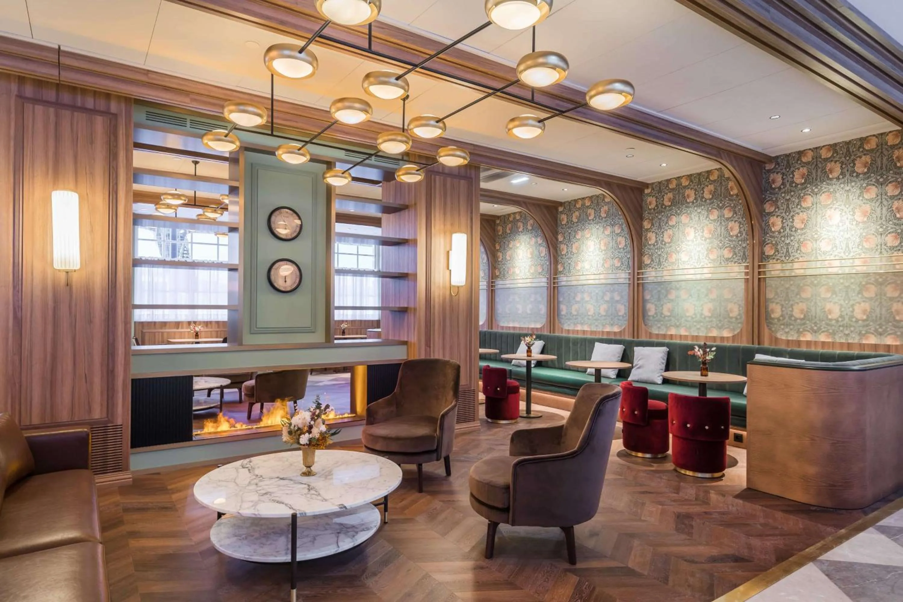 Lounge or bar in Canfranc Estación, a Royal Hideaway Hotel - Gran Lujo