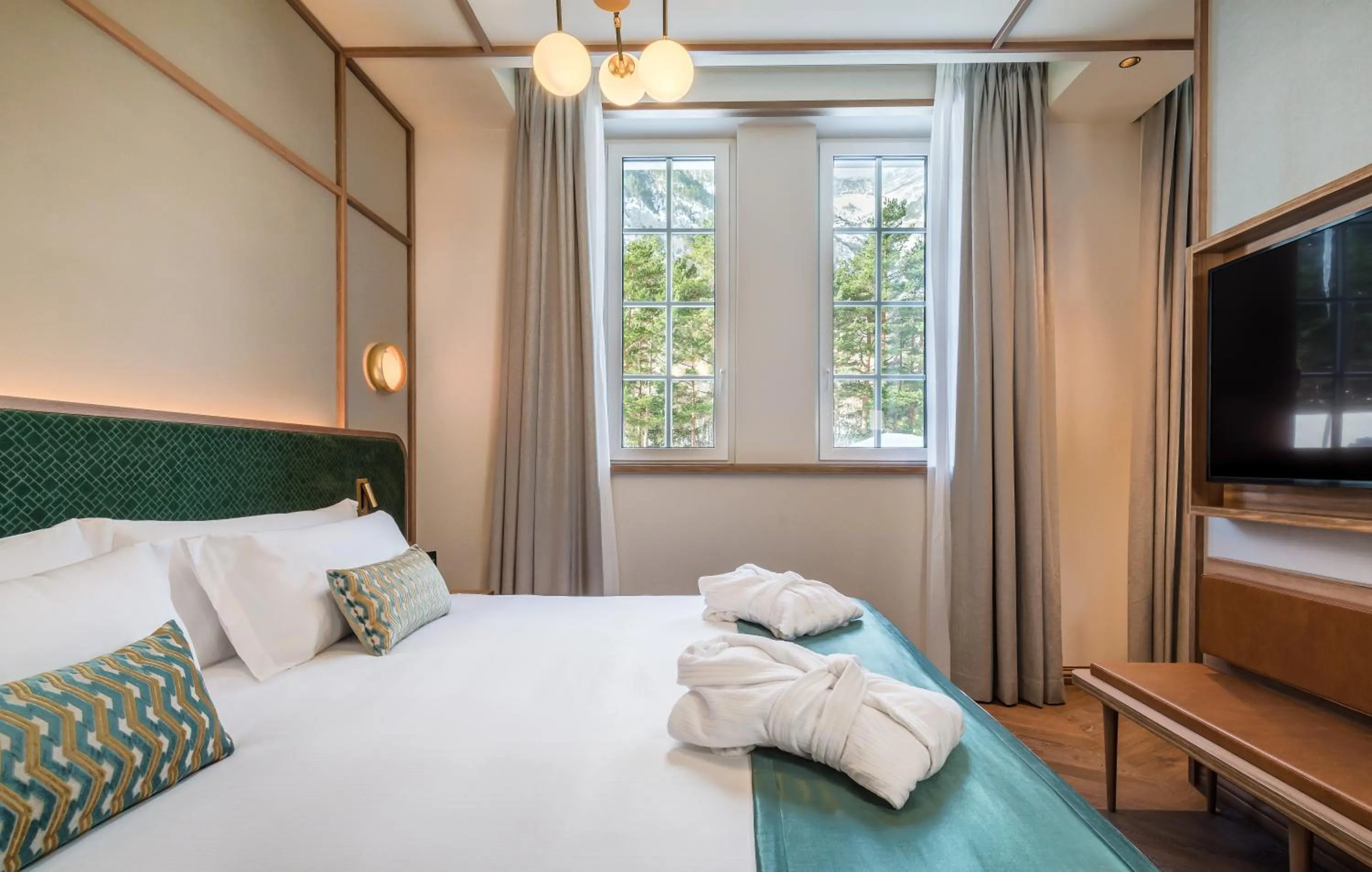 Photo of the whole room, Bed in Canfranc Estación, a Royal Hideaway Hotel - Gran Lujo