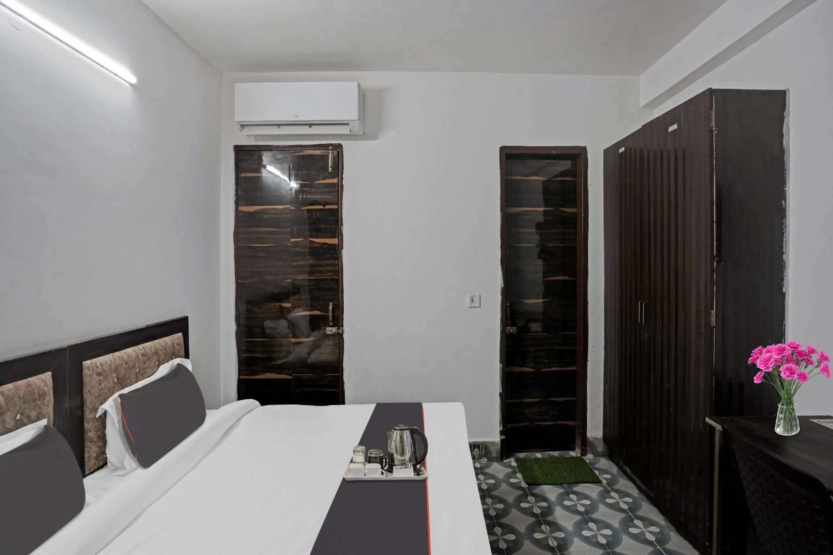 Bedroom in Hotel O SK Residency Rohini