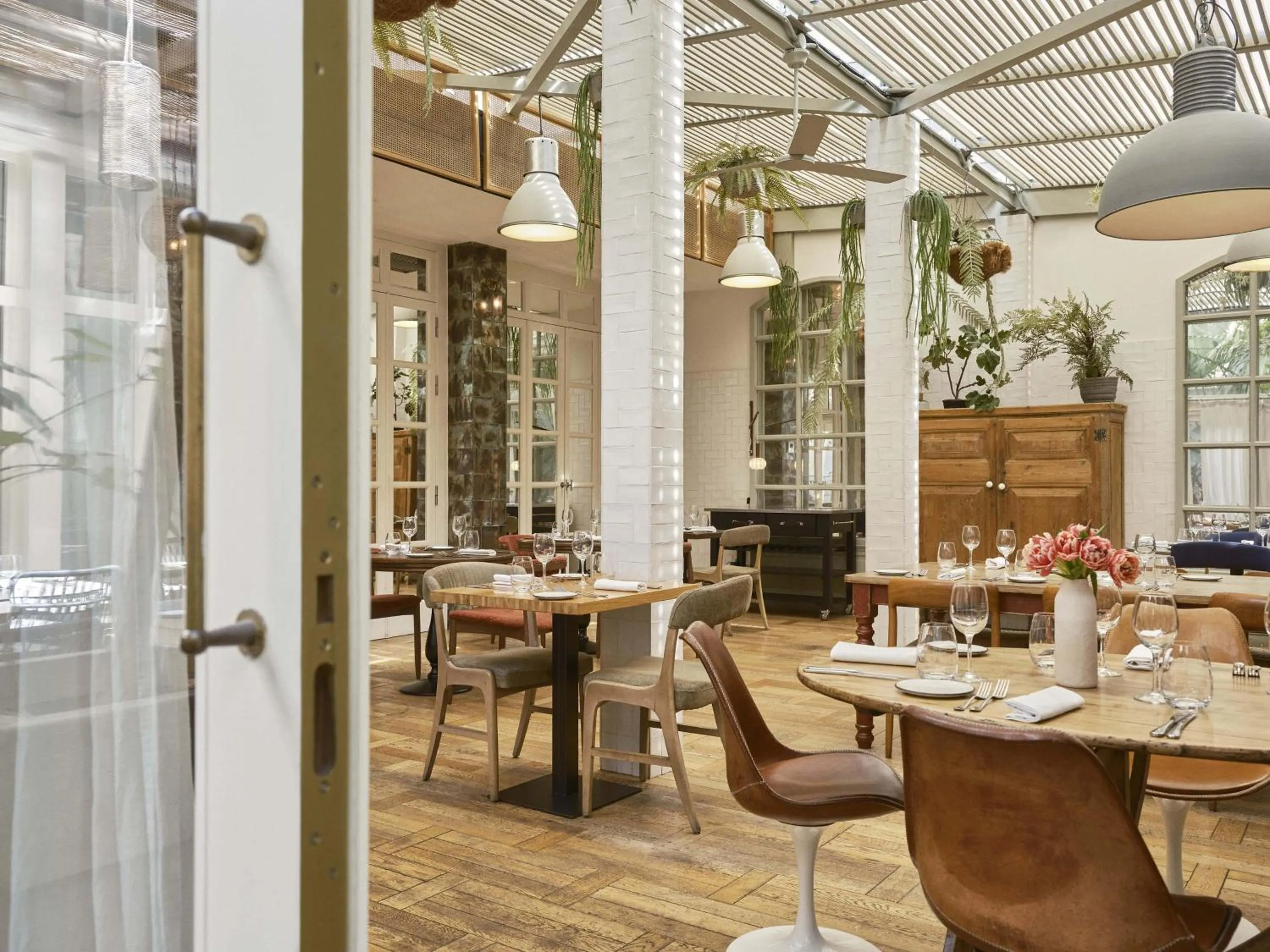 Restaurant/places to eat in Hotel Pulitzer Barcelona