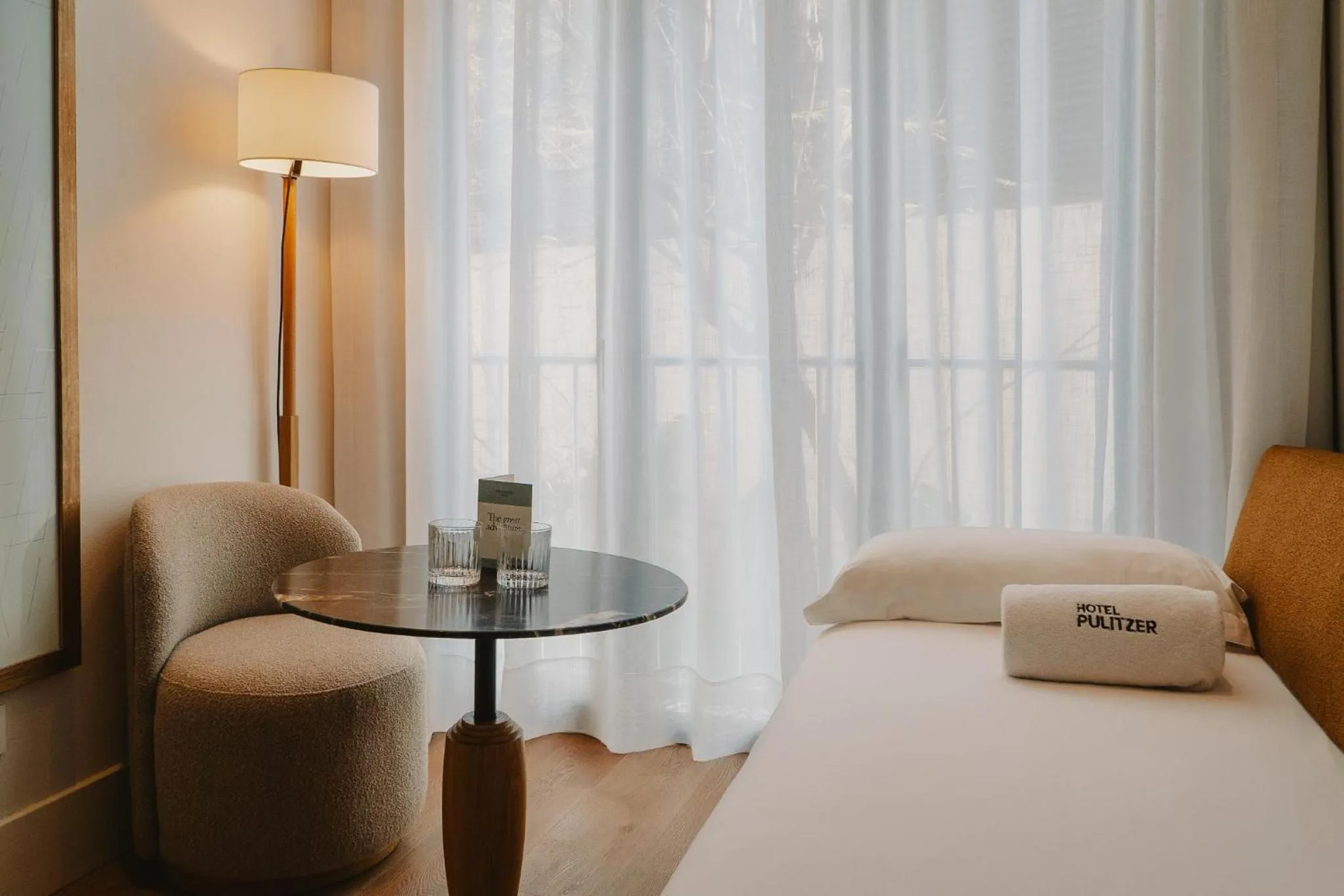 Bathroom, Bed in Hotel Pulitzer Barcelona