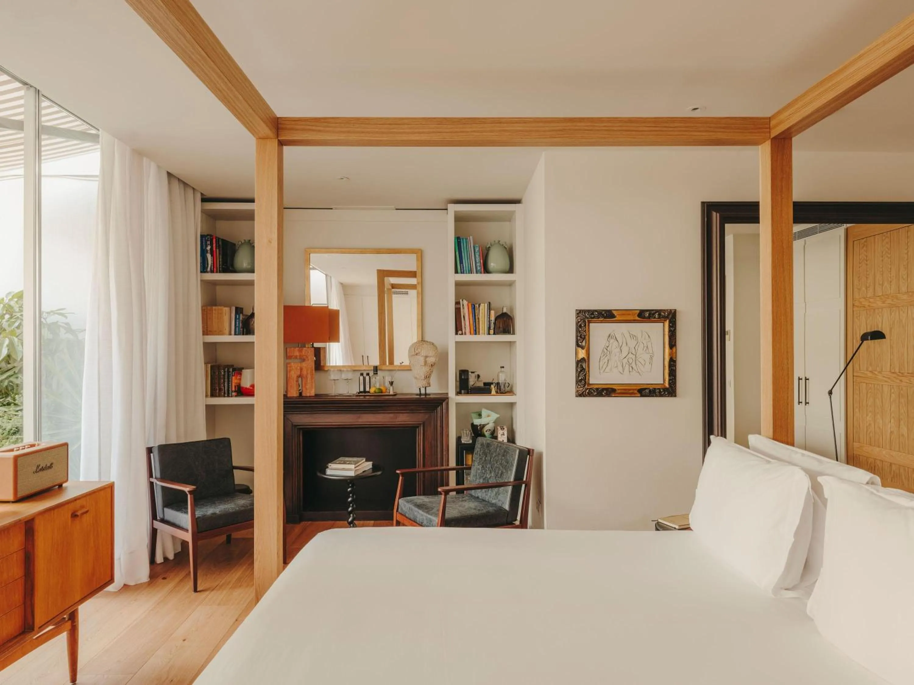 Photo of the whole room, Bed in Hotel Pulitzer Barcelona