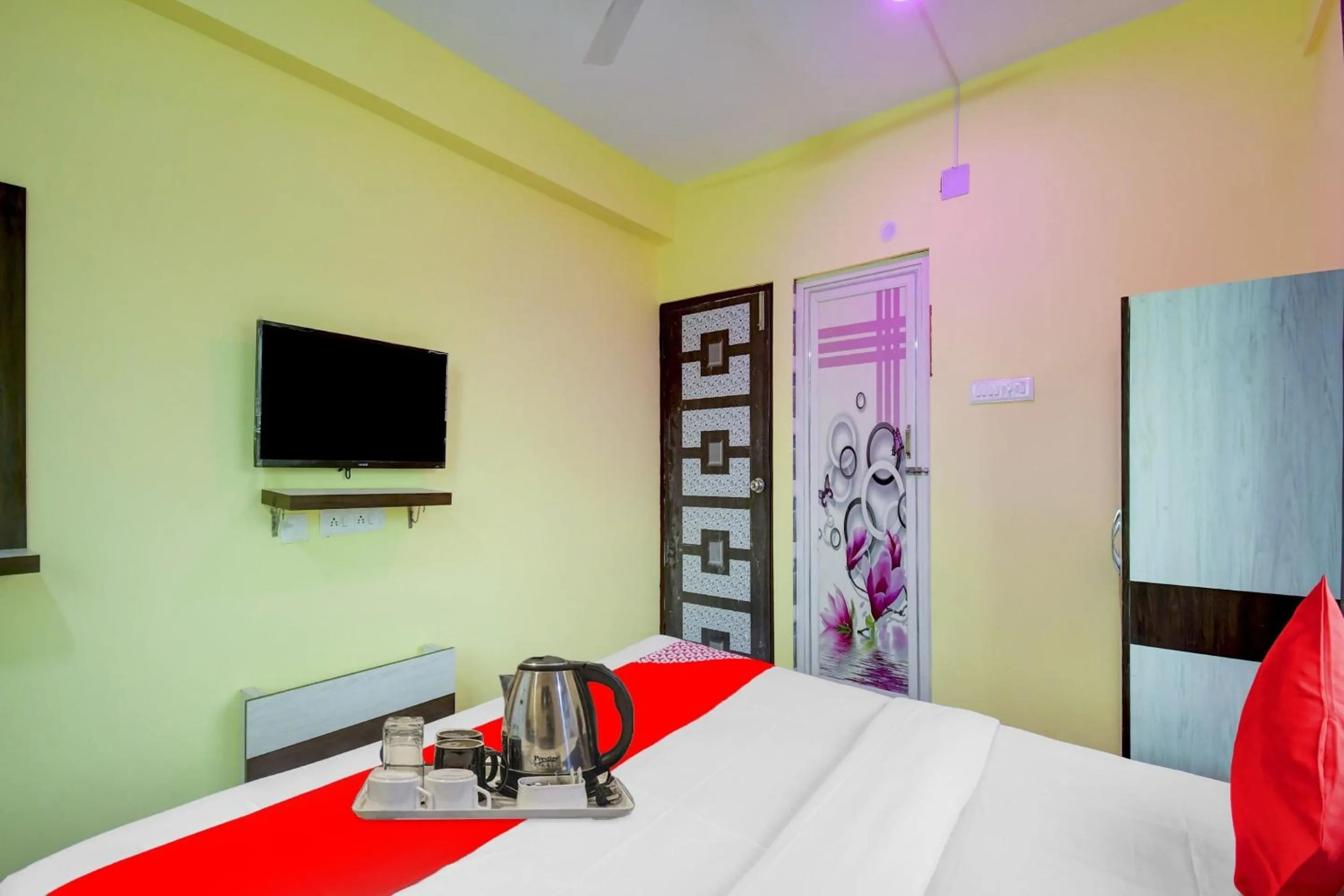 Bedroom, Bed in Hotel O 4 Friends