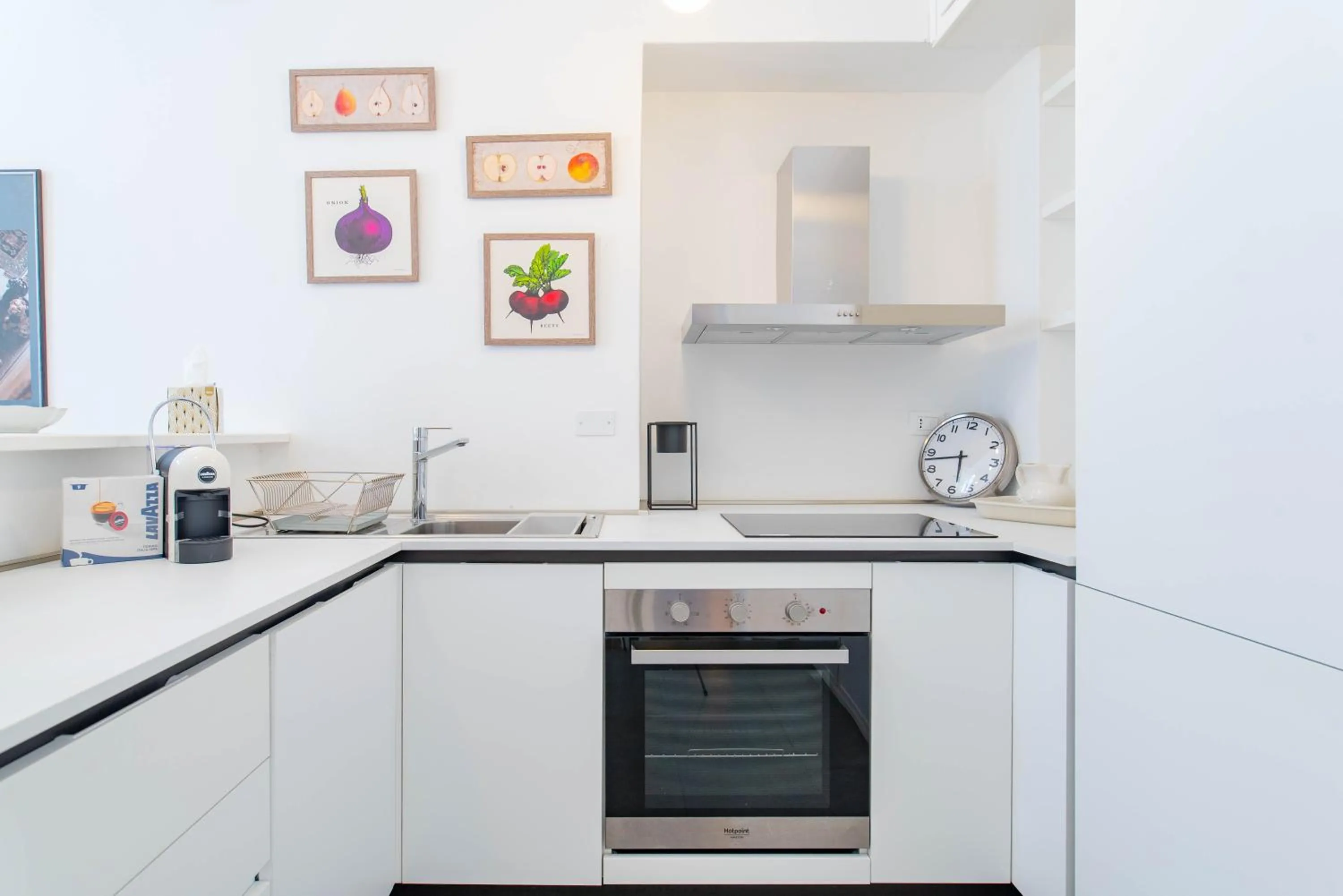 pet friendly in The Queen, AC, Parking by HAPPYHOSTORINO
