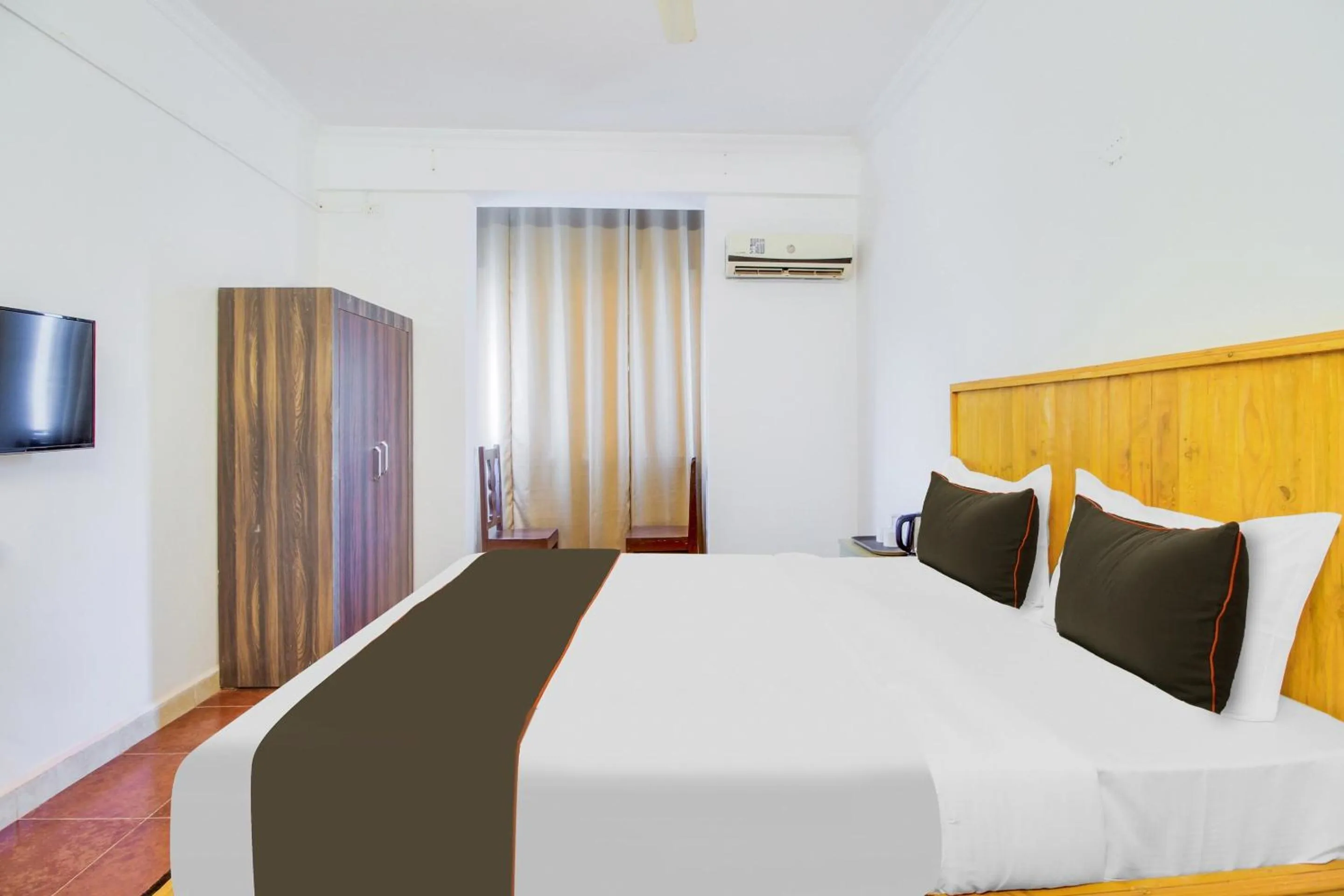 Bedroom, Bed in Collection O Bay