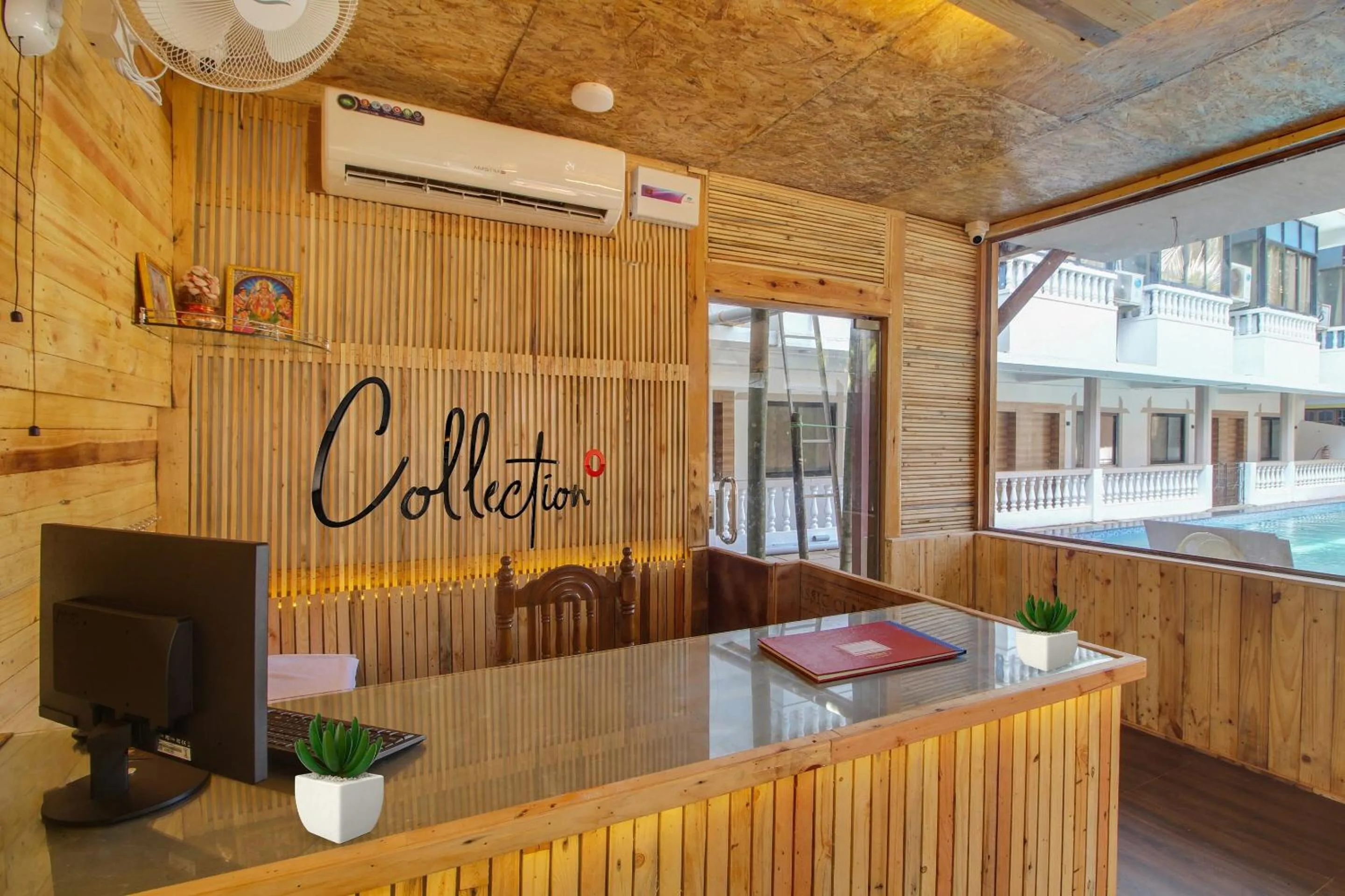 Lobby or reception in Collection O Bay