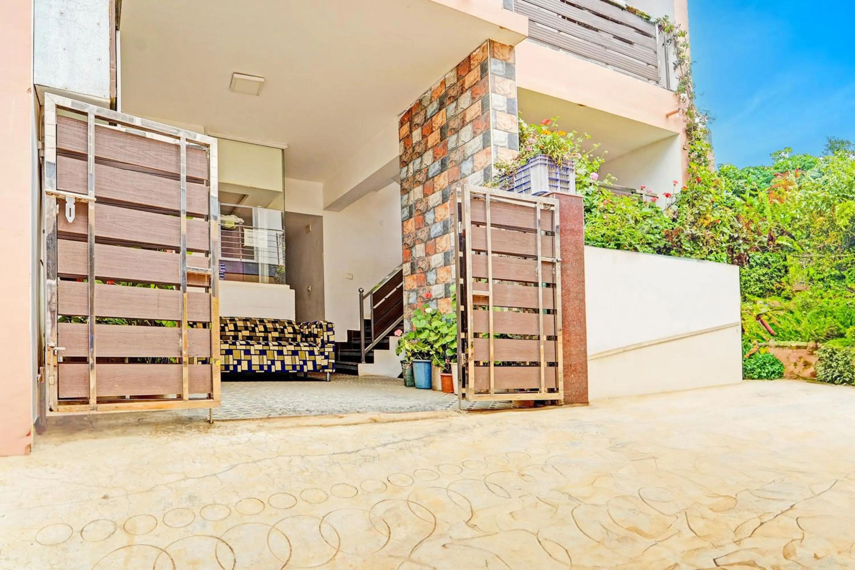 Facade/entrance in Super Hotel O Vijaynagar Road Formerly Anmol Peace Stay