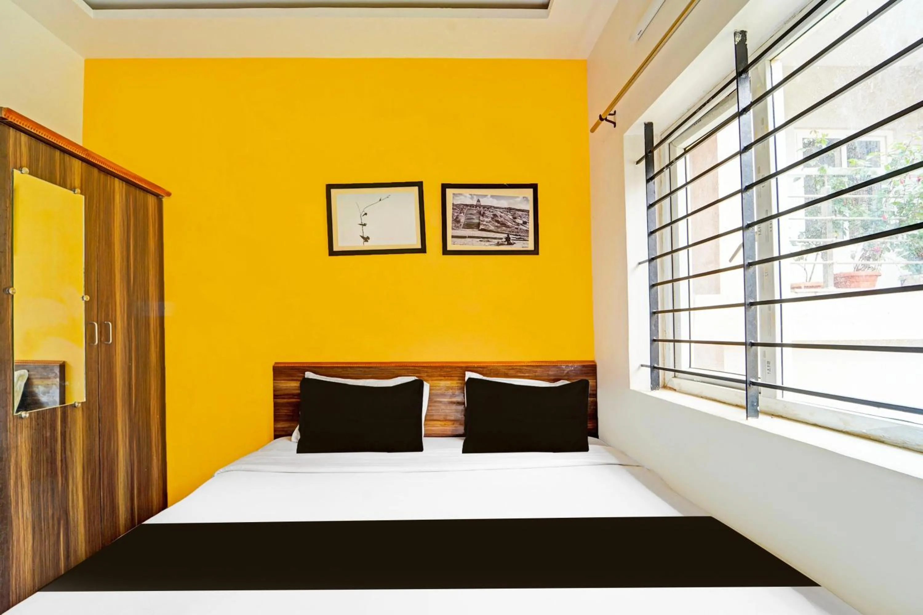 Bedroom, Bed in Super Hotel O Vijaynagar Road Formerly Anmol Peace Stay