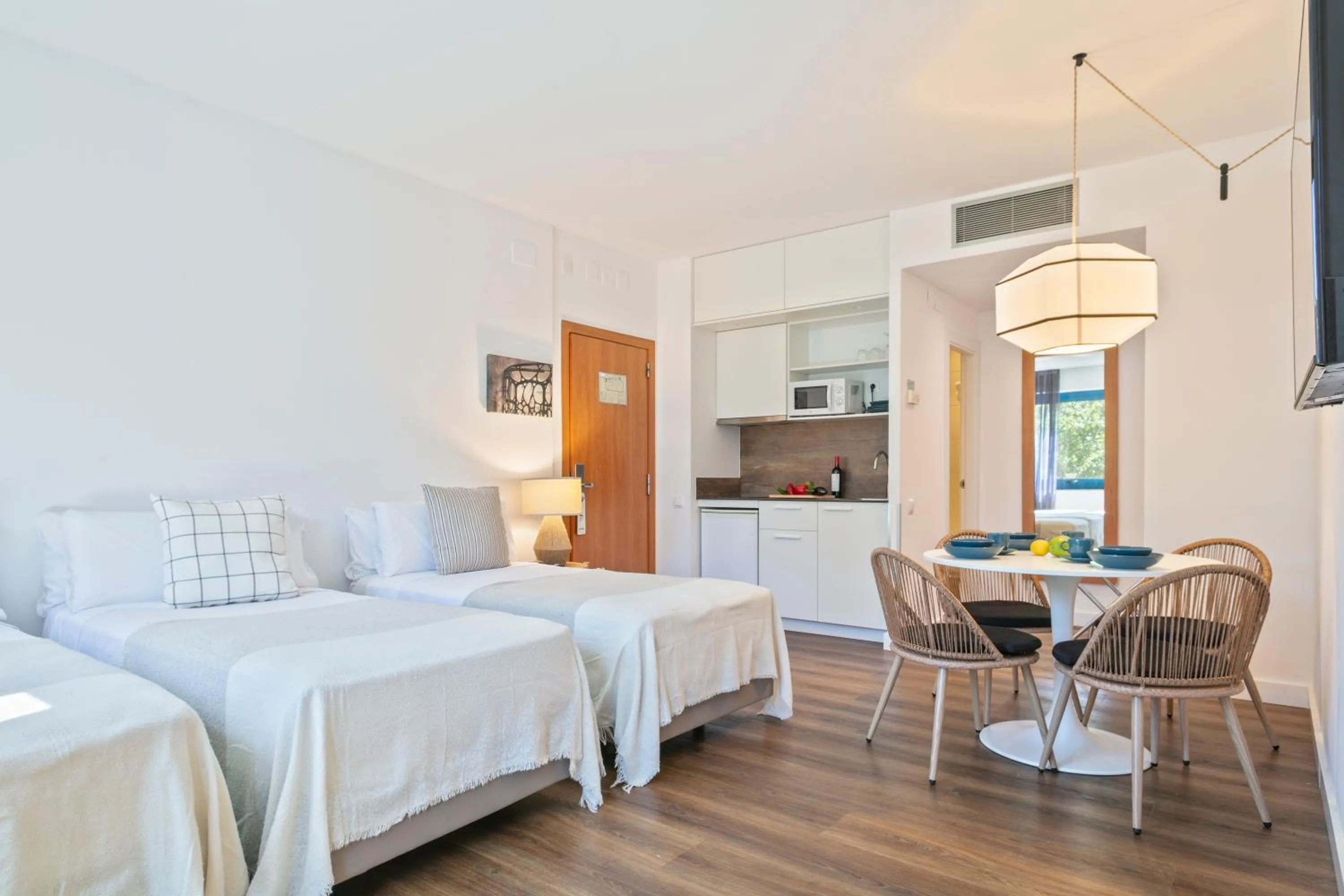 Bedroom, Bed in Hotel Acta Azul Barcelona