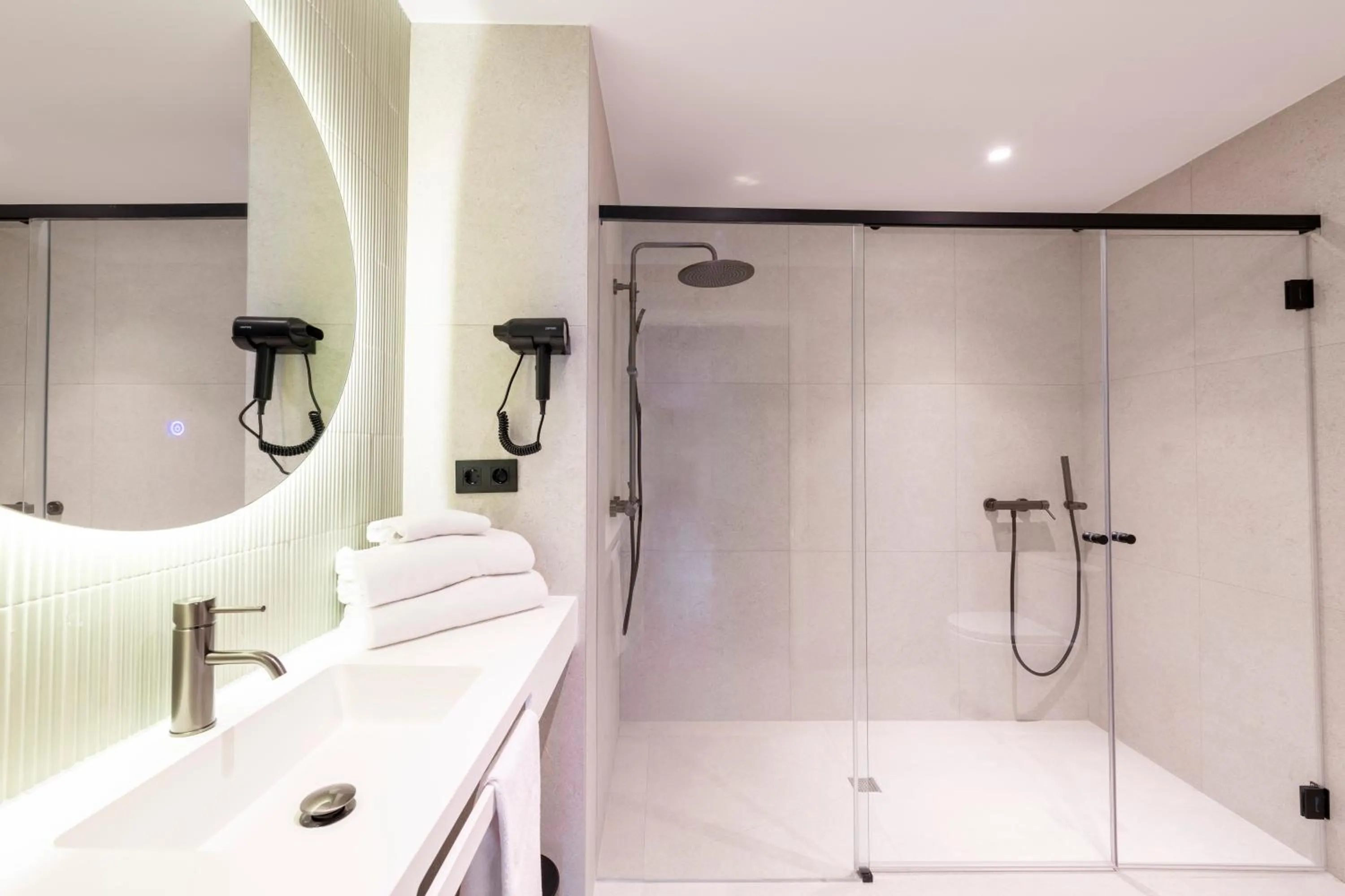 Bathroom in Aparthotel Atenea Calabria