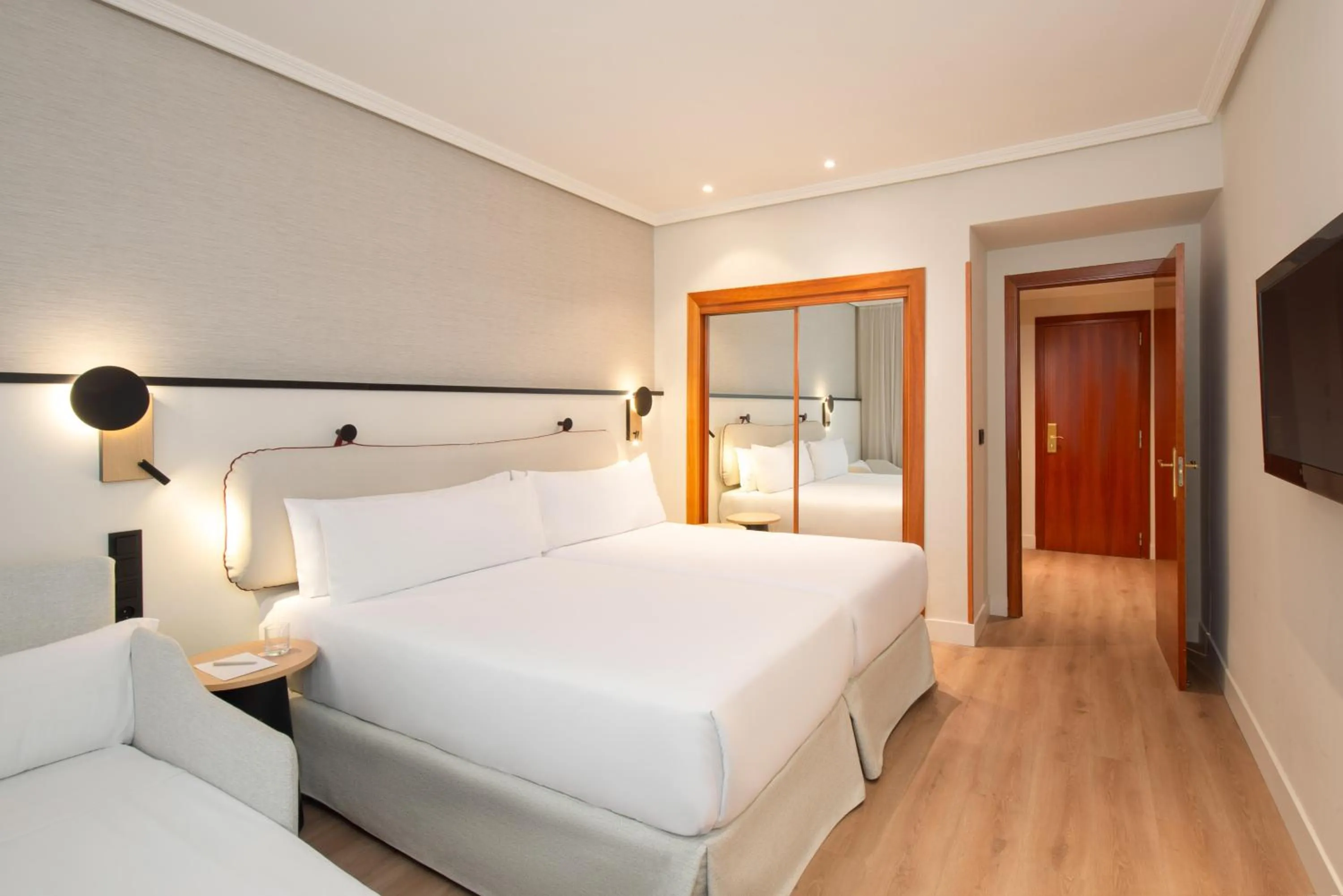 Bed in Hotel Madrid Alameda Aeropuerto, Affiliated by Meliá